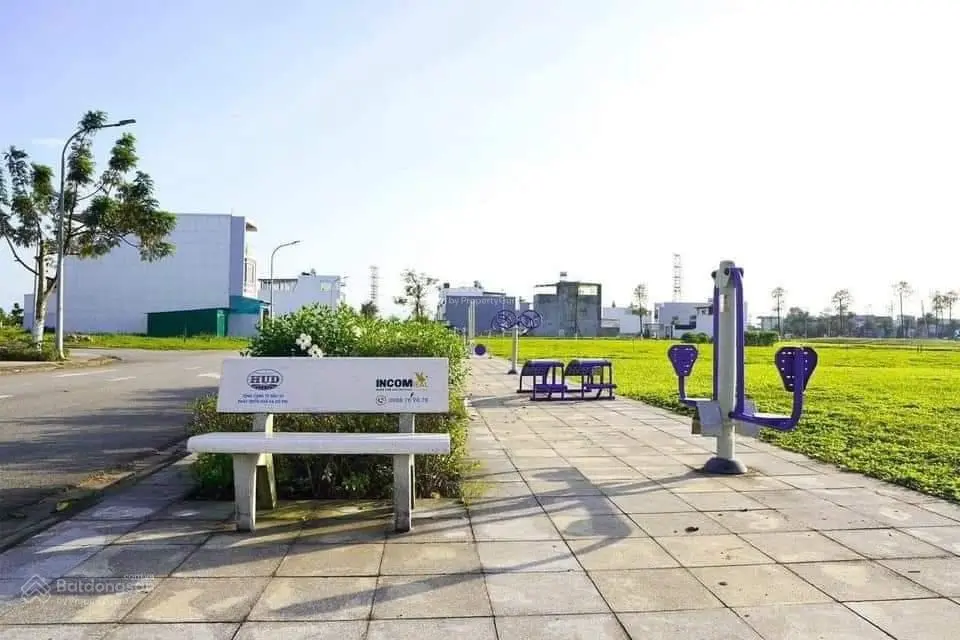 Chính chủ lô hướng đông 125m2 sạch đẹp trục chính 24m giá siêu tốt