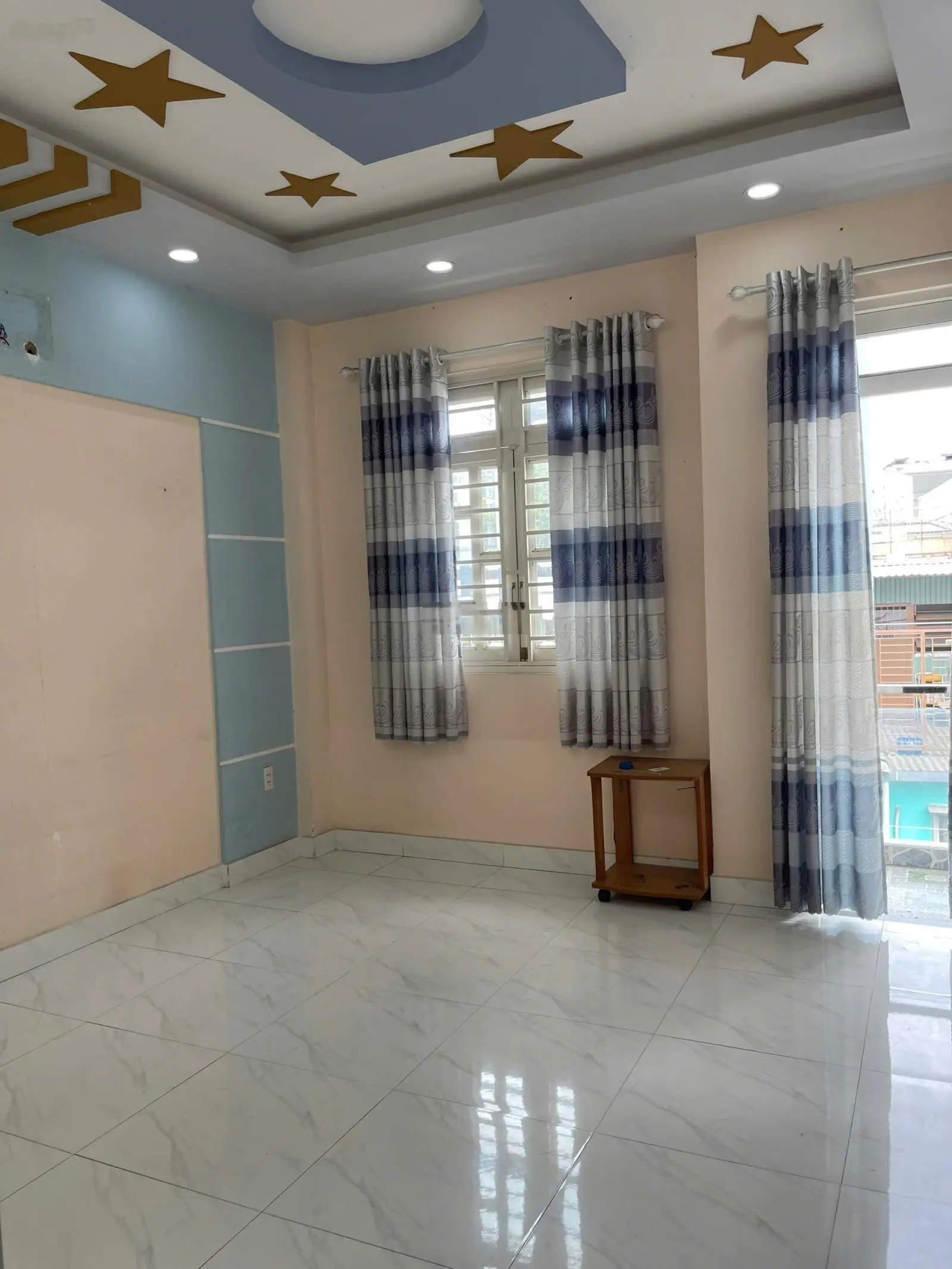 Hẻm 528 Điện Biên Phủ Quận 10, 4m x 11m, 5 tầng, xe hơi đỗ cửa, 9. X tỷ (thương lượng)