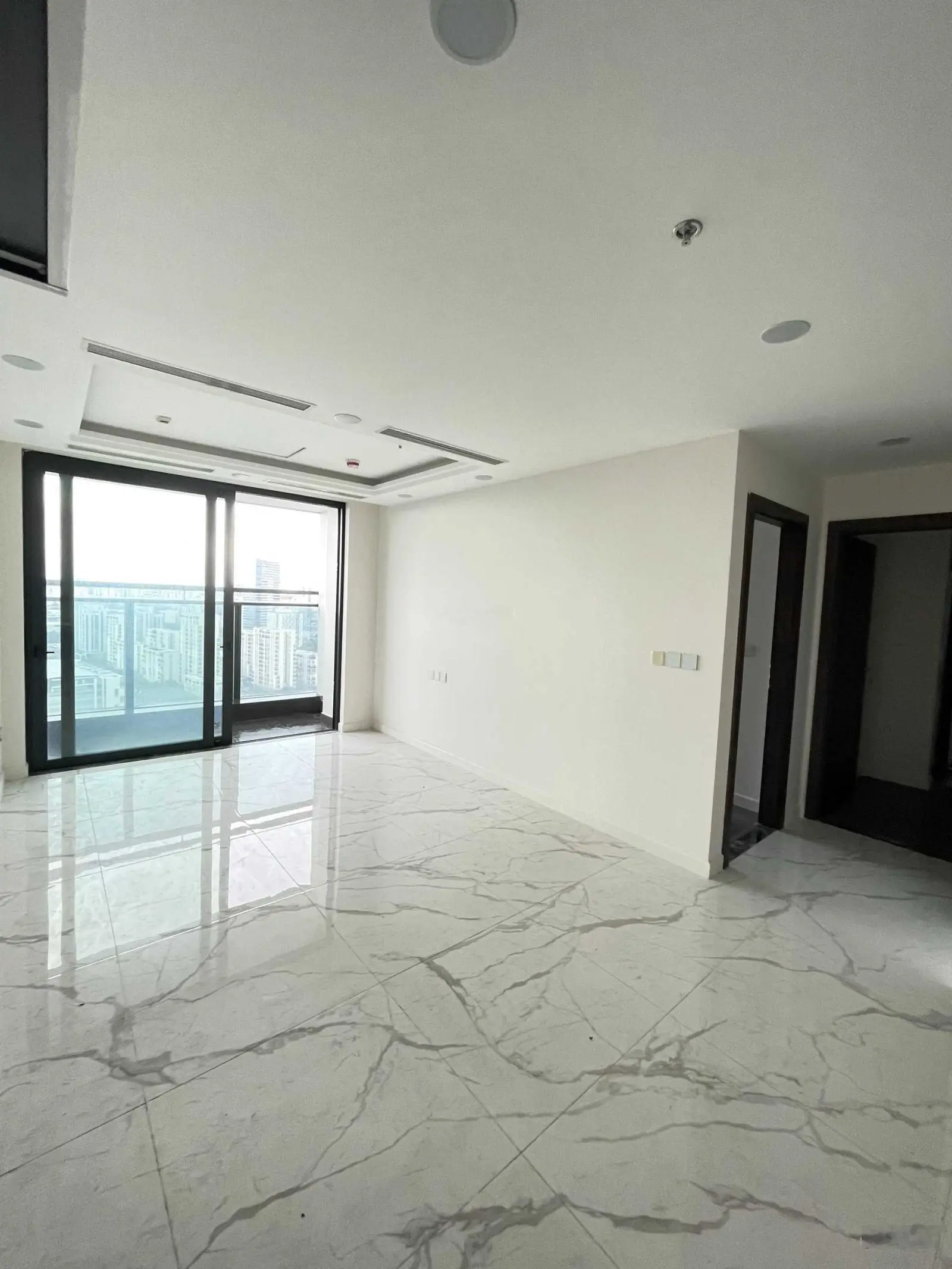 Bán gấp văn phòng đa năng Sunshine Sky City 2 phòng ngủ. Giá lỗ chỉ: 2,8 tỷ/căn