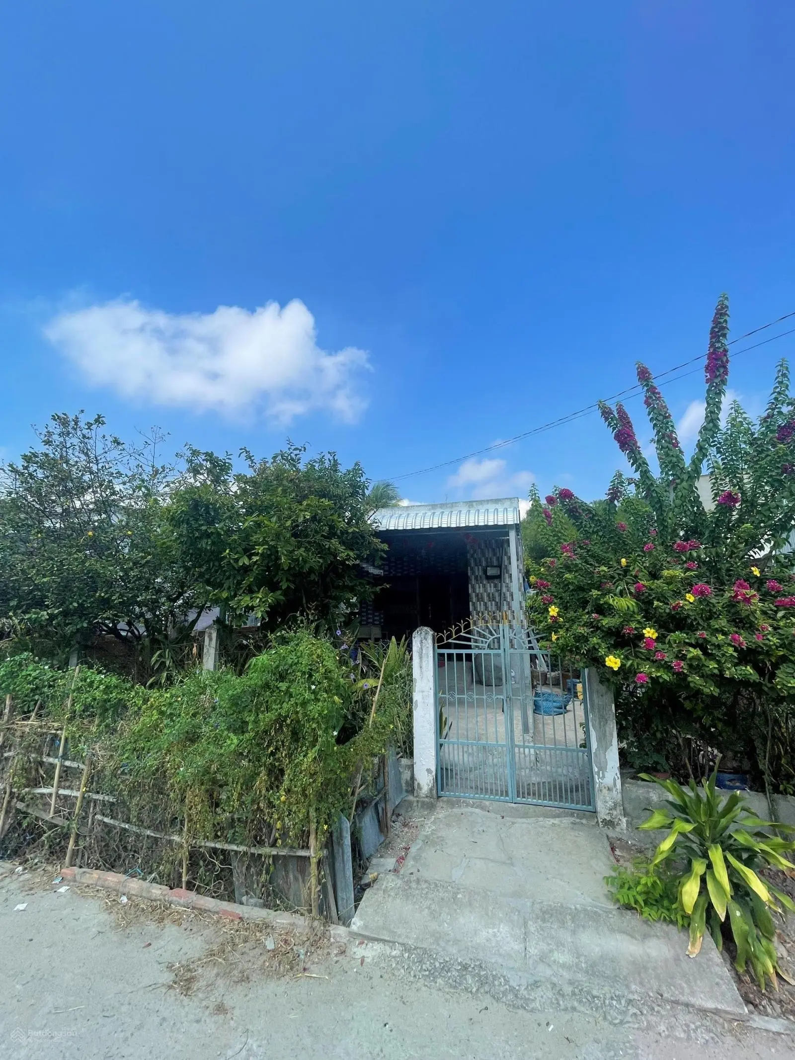 Bán nhà đẹp tại đường Sư Vạn Hạnh, giá tốt 830 triệu, 175.4m2, nhiều tiện ích