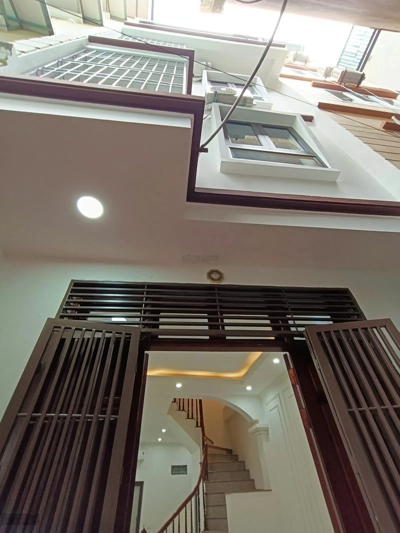 Bán gấp nhà La Khê, Hà Đông, diện tích 35m, 5 tầng, ở ngay, ngõ thông 2 ô tô, đầy đủ tiện ích