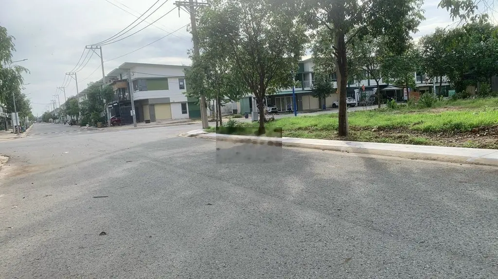 tôi cần bán 115m full thổ cư đường nhựa 16m full thổ cư sát KCN