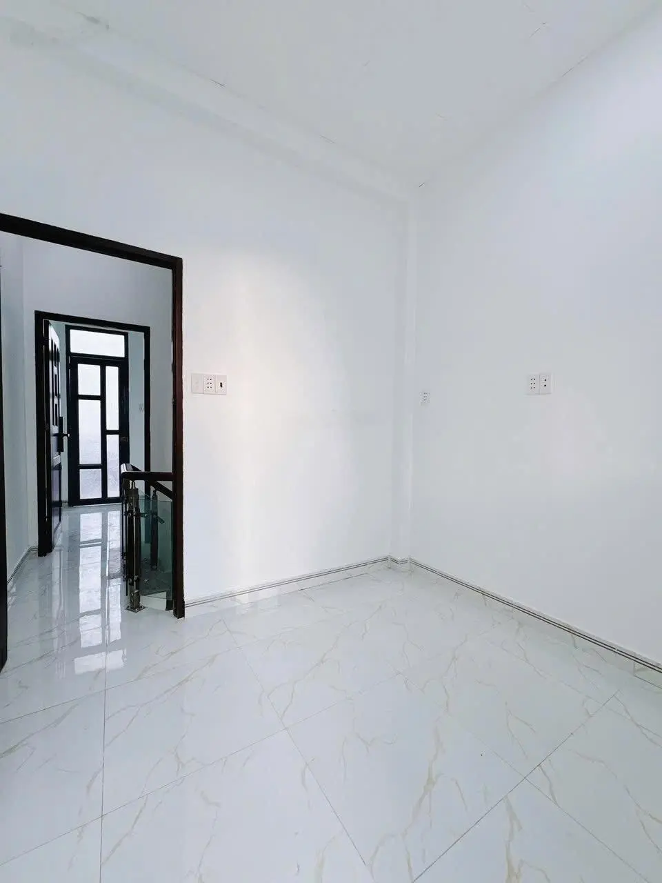 Bán nhà Bến Vân Đồn, Quận 4, 3 tầng - Giá 4,150 tỷ