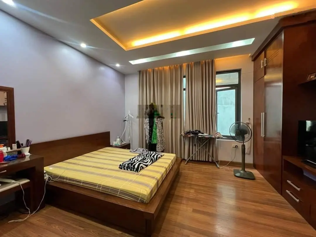 Bán nhà rộng 100m2 có sân cổng ngõ đường Lương Khánh Thiện cực đẹp giá hợp lý. LH 0936 577 ***