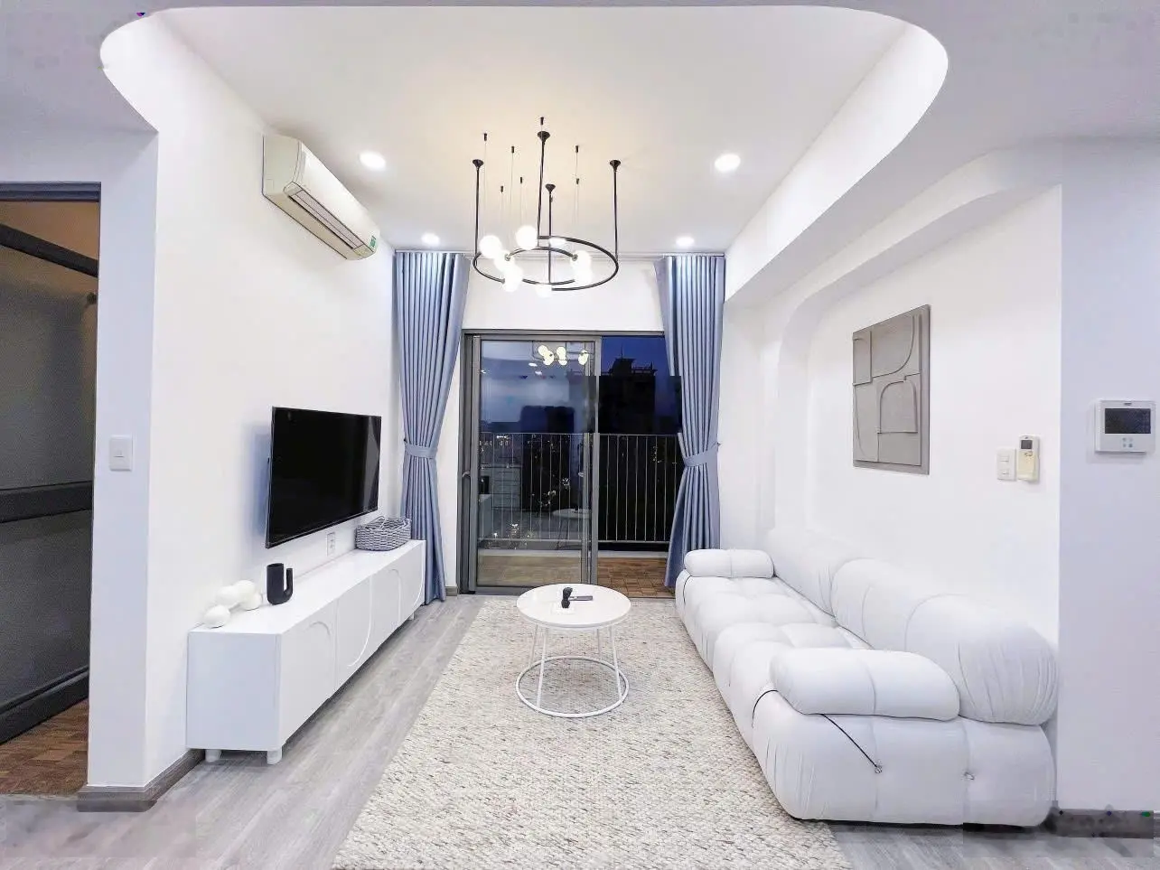 Cần tiền bán gấp căn hộ Mastrei Thảo Điền 2PN view tòa 81 tầng - chỉ 5.7 tỷ