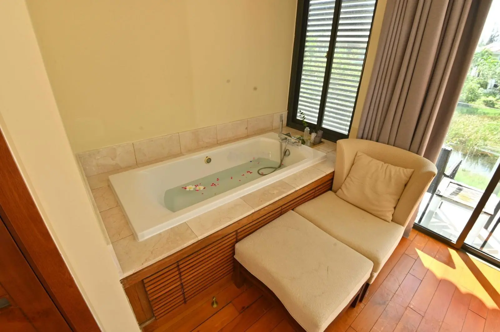 Ngộp bank chủ cắt lỗ hơn 3 tỷ biệt thự Ocean Villa - đang cho thuê tốt, sổ sẵn lâu dài - giá 3x tỷ