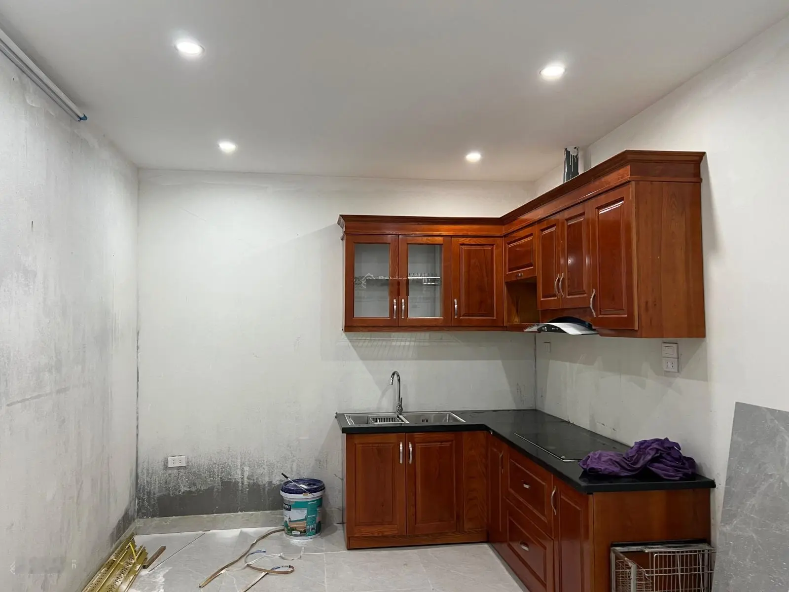 Nhỉnh 5 tỷ hàng hiếm Ngọc Thuỵ ô tô 5 chỗ đỗ cửa có ngay căn nhà mới đẹp 47m2 còn thơm mùi sơn