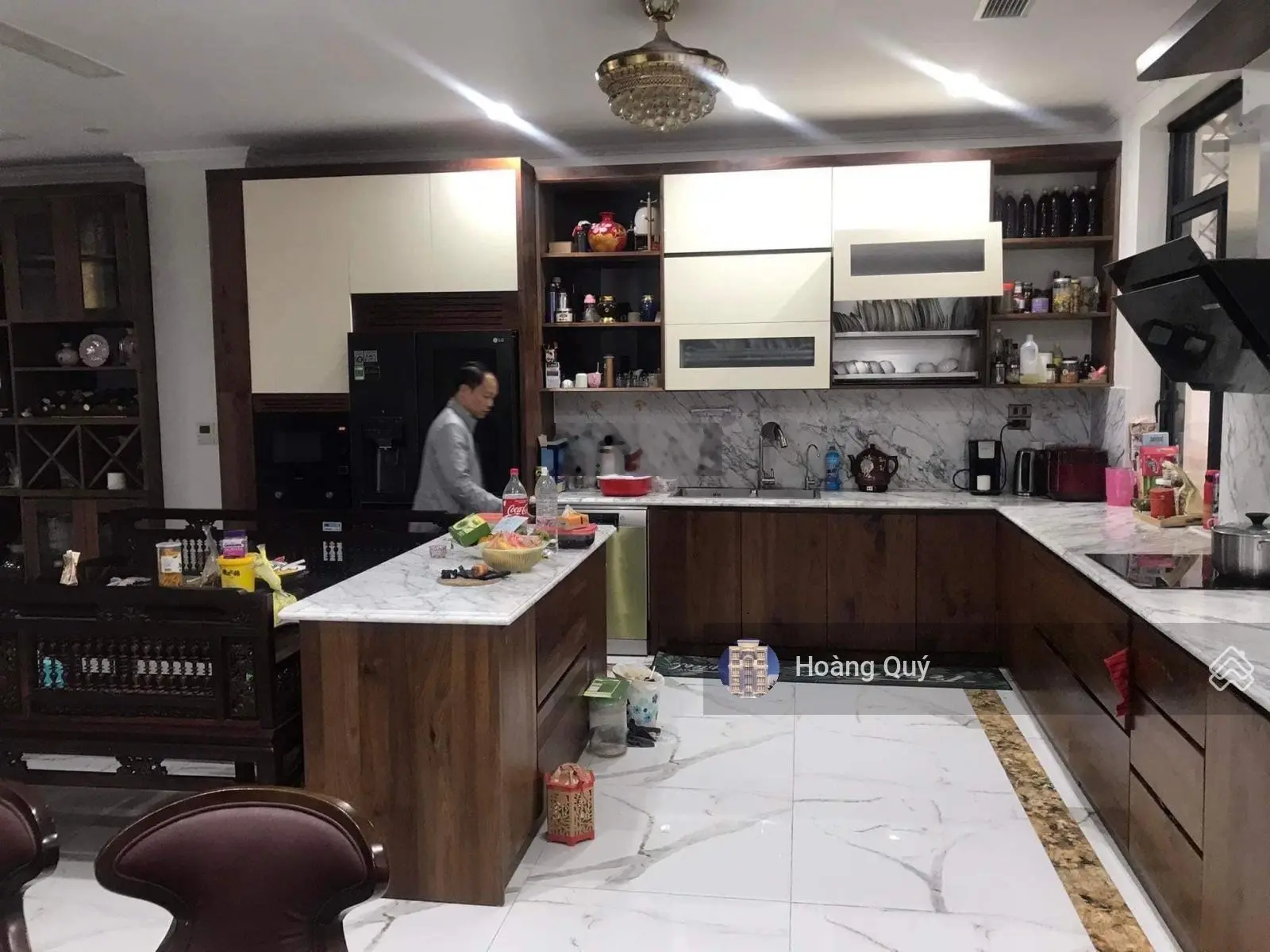 Bán gấp biệt thự sân vườn Khuất Duy Tiến 155.2m2* 5 tầng view đẹp, đường đôi vỉa hè kinh doanh