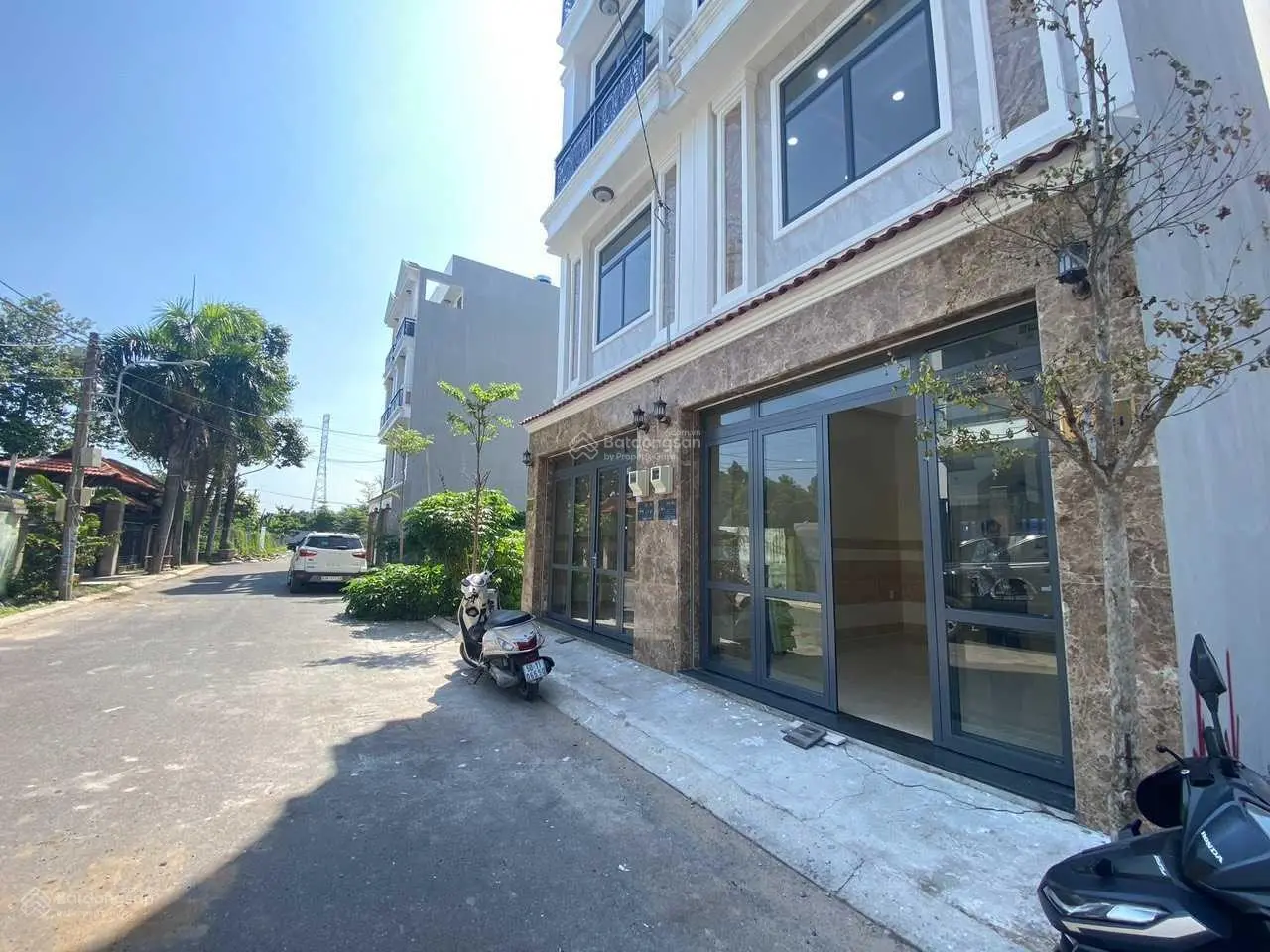 Nhà đẹp 3lầu ven sông Sài Gòn nở hậu 4,8x15m, giá từ 7,6 tỷ (SHR - đường 8m)