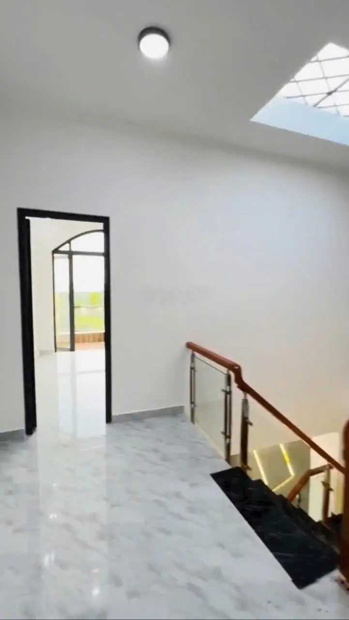 Chính chủ cần bán gấp nhà 1 trệt, 1 lầu Trịnh Như Khuê, sau chợ Bình Chánh sổ hồng riêng