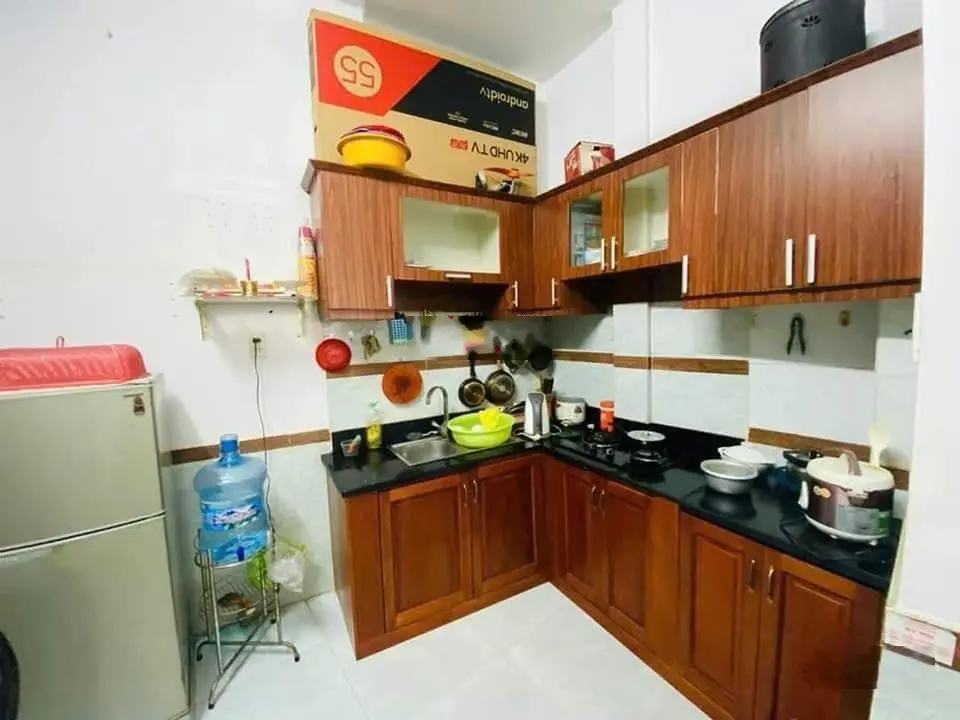 Cần ra hàng căn Nhà hết HĐT 13,5tr/tháng đường Nguyễn Du 38m2 cách VincomPlaza PVT 100m
