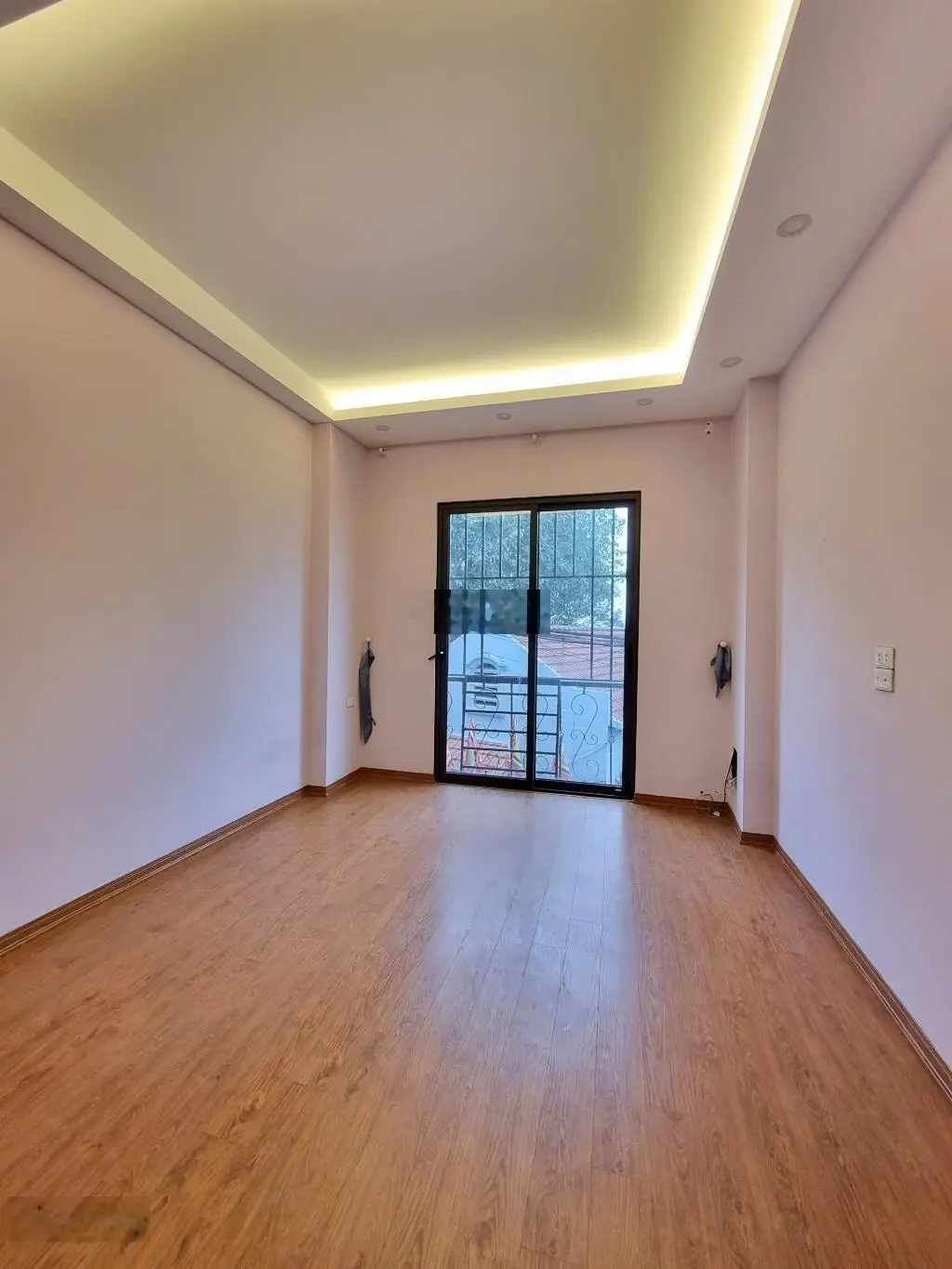 Nhà đẹp Ngọc Thuỵ - oto tránh - lô góc - ngõ thông - gần phố - kinh doanh 40m2 x 4tầng x 5,3 tỷ