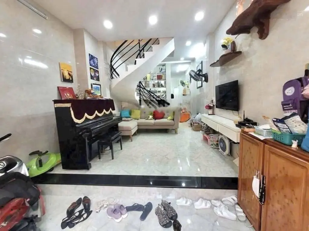 Chủ Ngộp Cần Bán Gấp Nhà Ông Ích Khiêm 48m2, 2 Tầng Chỉ 4.79 Tỷ Tại Quận 11