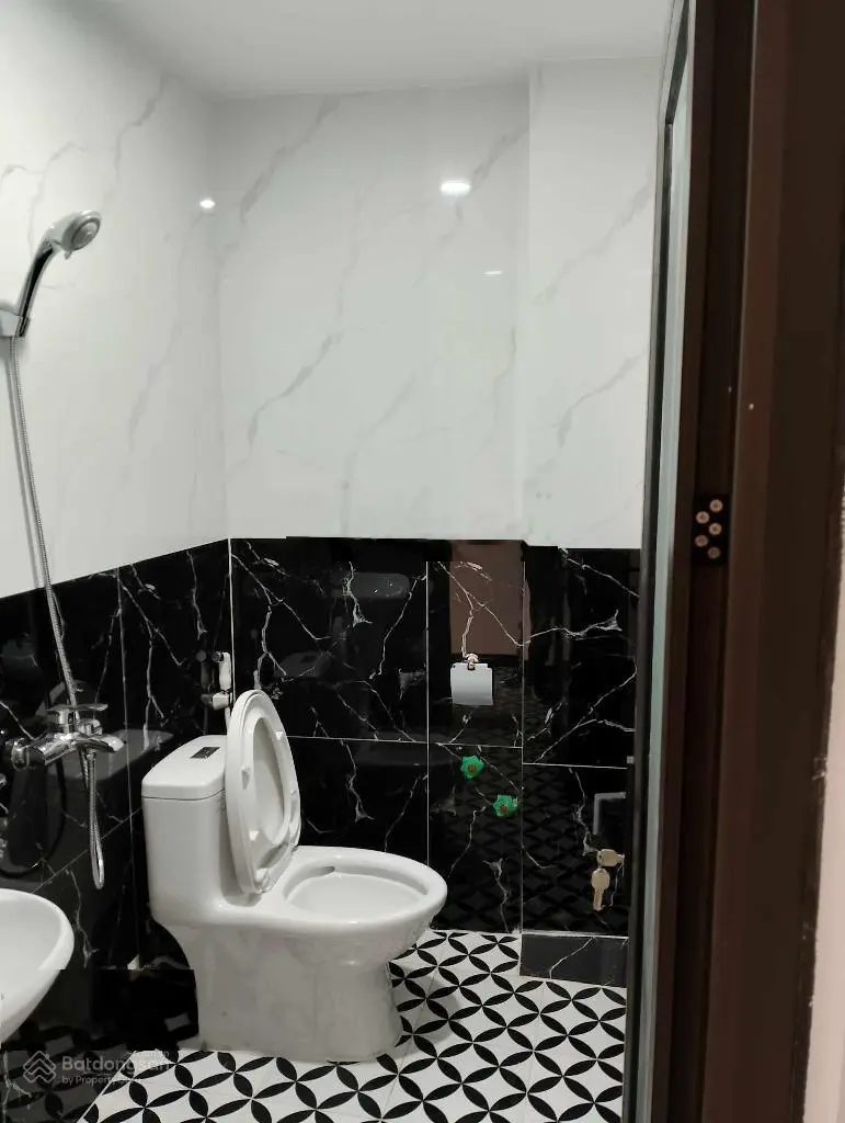 Bán nhà mới cạnh bến xe Yên Nghĩa - Ô tô đỗ cửa - kinh doanh - sát QL4 mở rộng - Full công năng