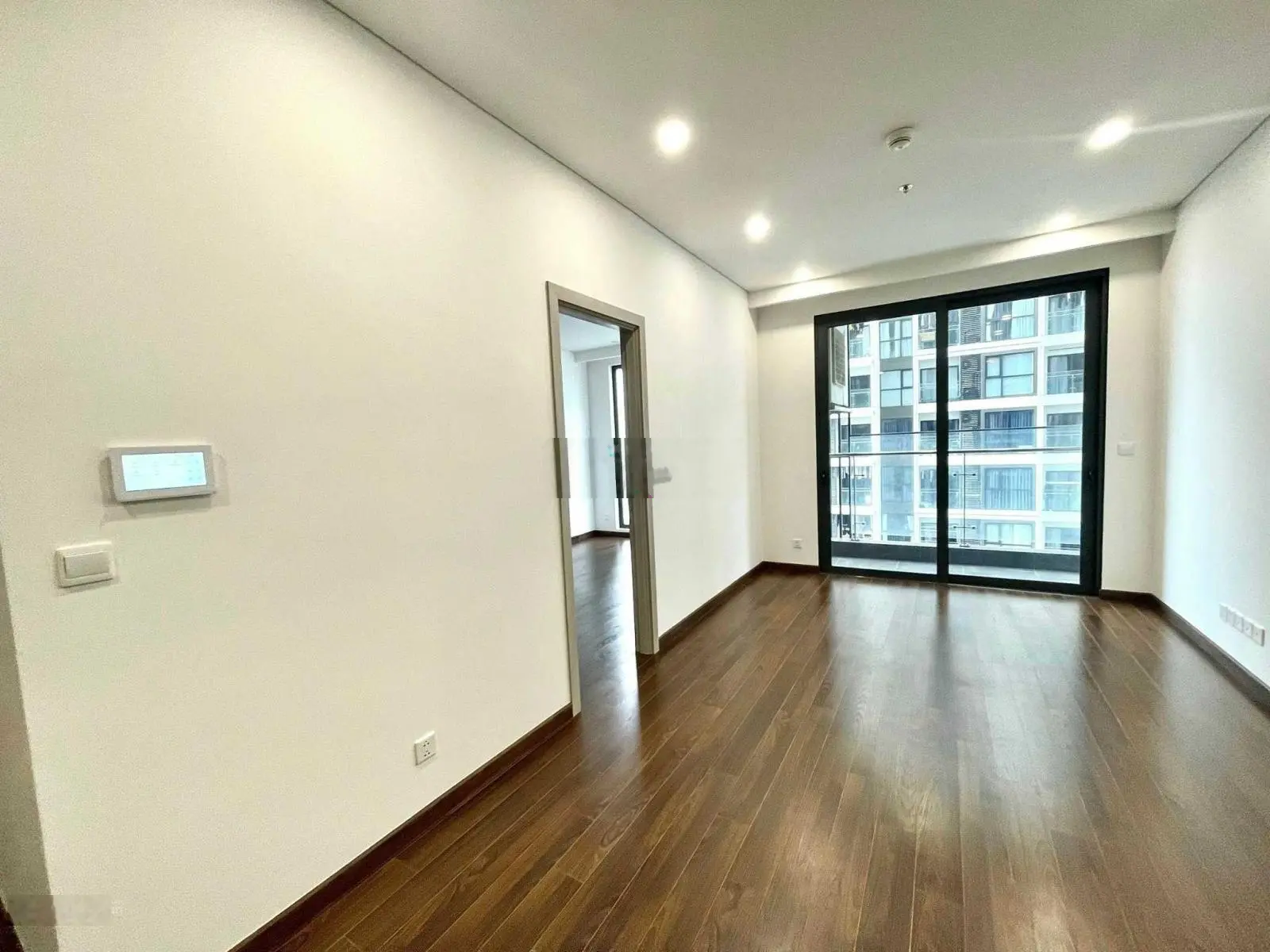 Chốt ngay kẻo lỡ! Chính chủ bán căn 2N2VS Masterise tòa D 4,2 tỷ bao phí diện tích 60m2, BC ĐN