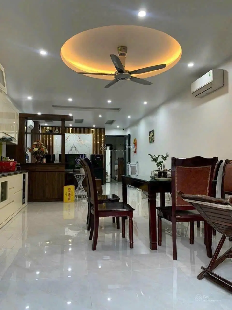 Cc gửi bán căn nhà đẹp hiện đại mặt phố trung tâm Tp Thái Bình. Diện tích 95m2- mặt tiền 5m. 4