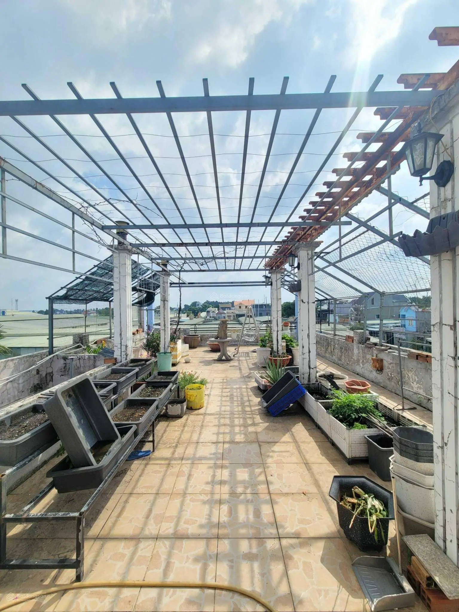 5ty800TL nhà DT lớn 217,7m2 (6,76x32) bán nhà 1 trệt 2 lầu KDC sau lưng chợ Nông Sản Đông Phú