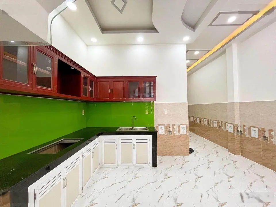 CHUYỂN NHƯỢNG NHANH CĂN NHÀ 1trệt 1 lầu 5x18 đường Nguyễn Văn Linh gần chợ Đầu Mối Bình Điền