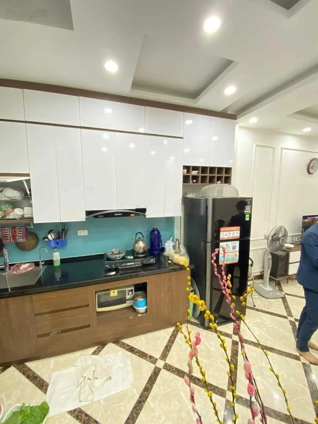 Bán gấp căn nhà Bưng Ông Thoàn, Phú Hữu, quận 9 giá 2tỷ700tr nội thất đầy đủ