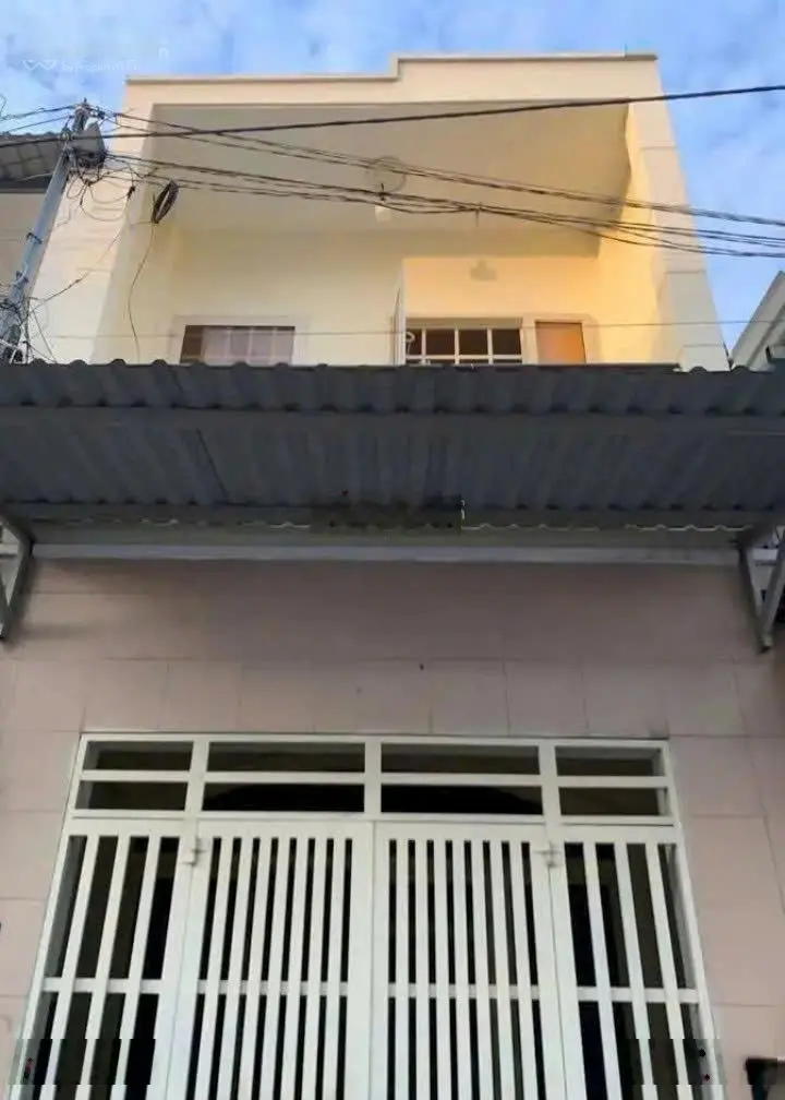 Bán gấp căn nhà rất mới, 1 trệt 1 lầu ở Lý Thường Kiệt, thị trấn Hóc Môn diện tích 78m2 giá 1 tỷ 8
