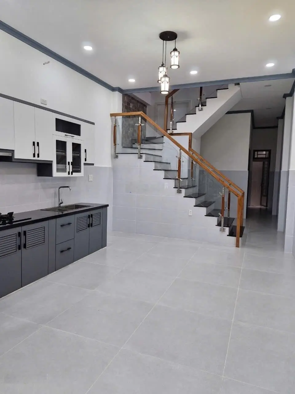 Nhà đẹp Linh Trung - 100m2 - hẻm xe hơi - 2 tầng - sổ hồng hoàn công - nhỉnh 6 t.y