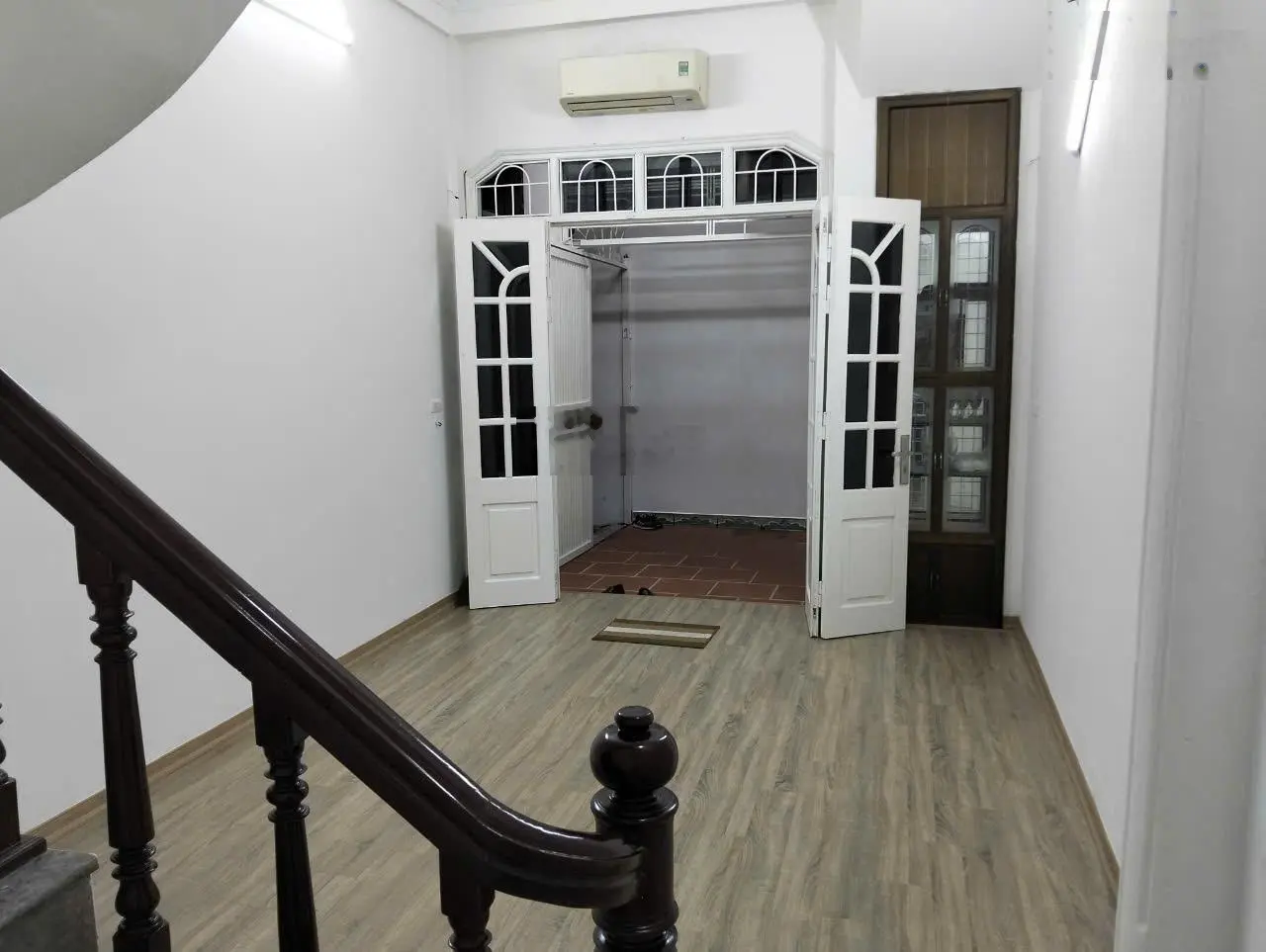Cần bán nhà riêng tại ngõ 71 Tân Ấp, 41m2, 4 tầng, ngõ thông các phố, giá 6.79 tỷ. LH: 0826 218 ***