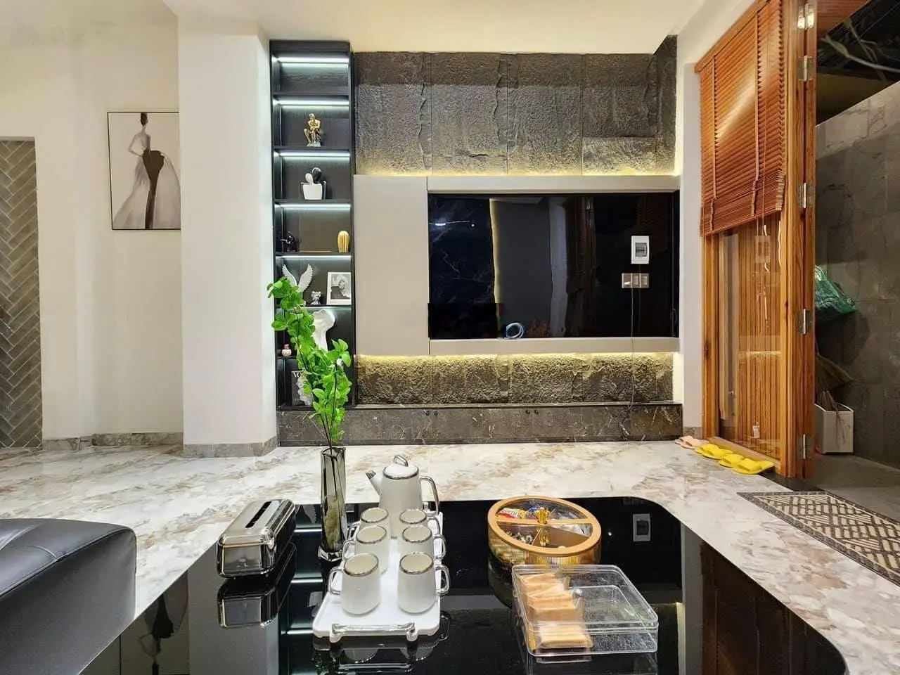 Hót! Nhà phố giá rẻ đường Nguyễn Thị Minh Khai 90m2 full thổ cư ngay Phú Hòa