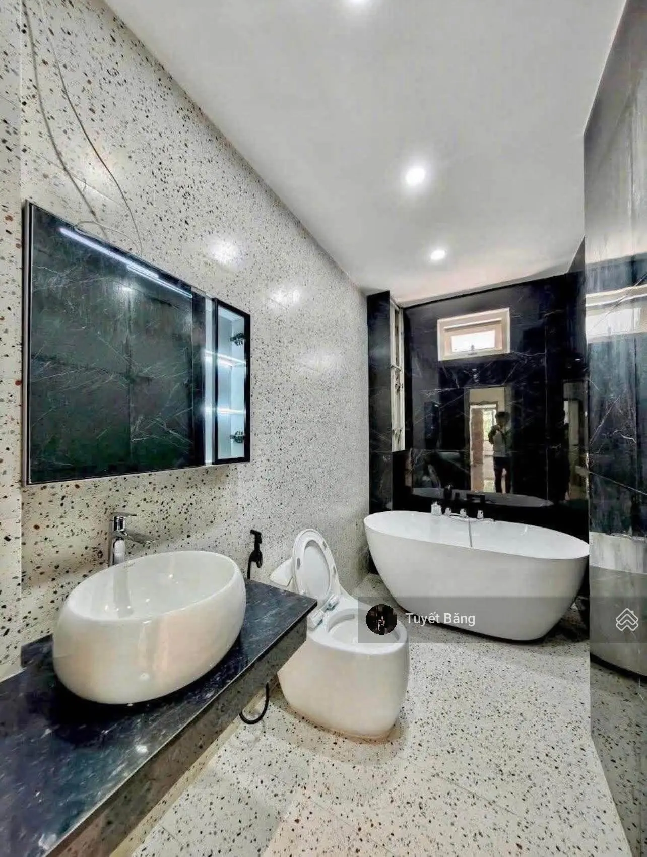 Nhà nở hậu Đ.520,P.Hiệp Bình Phước,Tp.Thủ Đức.Gía chỉ nhỉnh 3 tỷ.Đối diện khu đô thị Vạn Phúc City