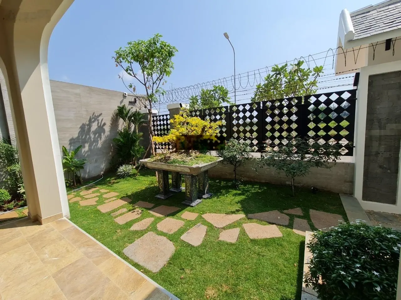 Bán biệt thự đường Liên Phường 270m2 15x18m full nội thất cao cấp giá chỉ 31 tỷ, mua bán chính chủ