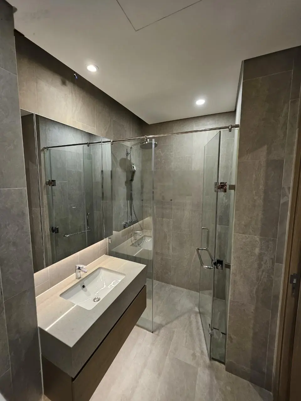 Bán căn 45m2 full đồ - 3.6 tỷ bao thuế phí sang tên. Rẻ nhất tòa