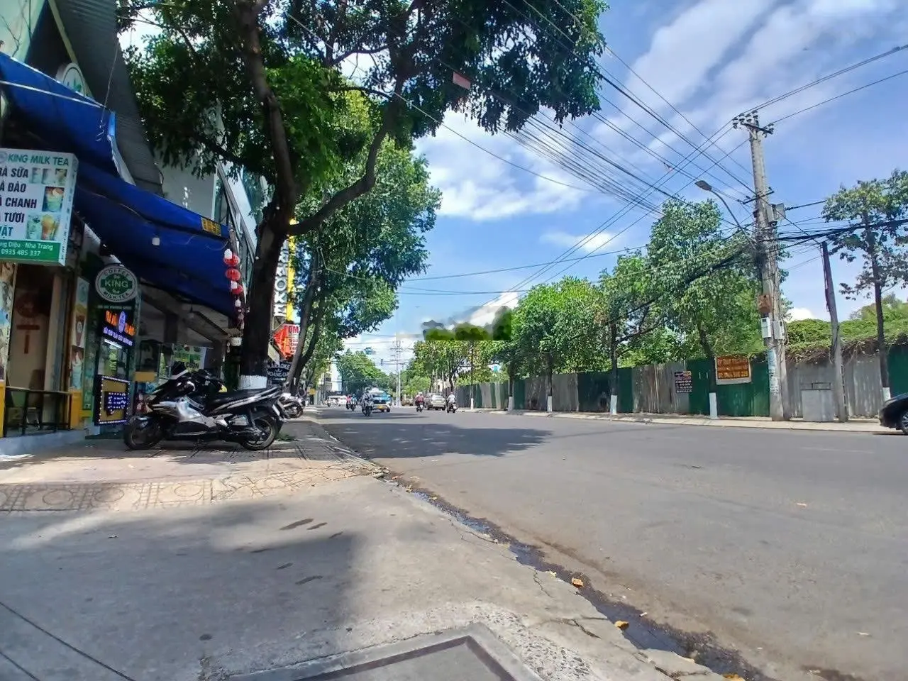 Bán nhà đang kinh doanh tốt tại đường hoàng diệu, nha trang. cách biển 400m diện tích: 108,6 m