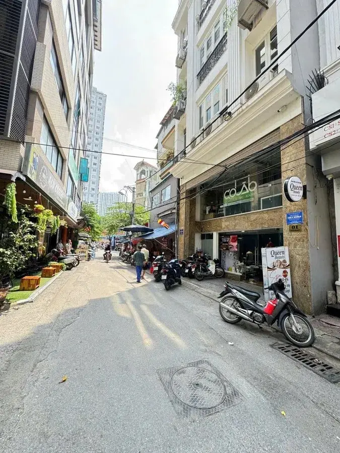 Chính chủ bán đất 10m ra phố Nguyễn Chí Thanh ôtô vào thoải mái kinh doanh tốt cho thuê 100tr/tháng