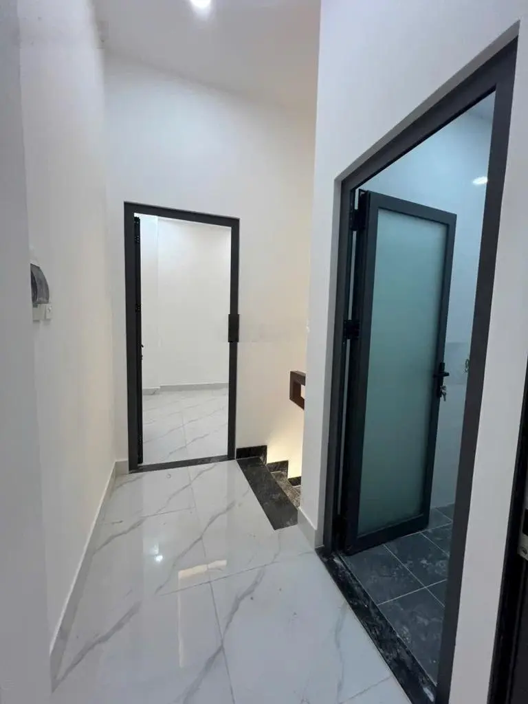 Bán gấp nhà riêng Lê Văn Quới, BT, 42m2, 2 tầng đúc mới 100%, hẻm xe hơi, sát mặt tiền, nhỉnh 4 tỷ