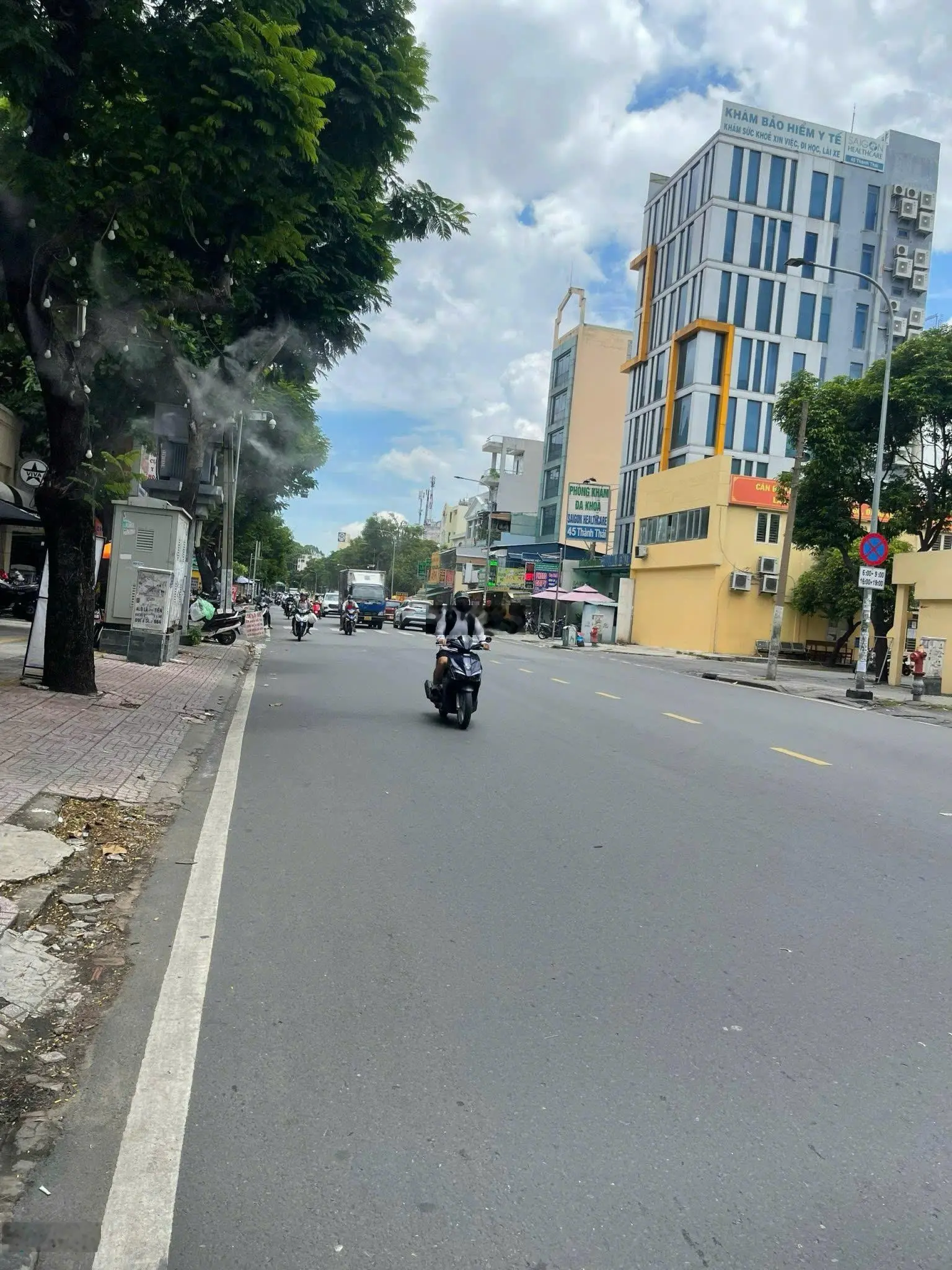 Ngộp bank, Cần bán gấp mặt tiền Thành Thái, P14, Quận 10, DT: 5,6x22m, 4 tầng. HĐT: 100 triệu/th