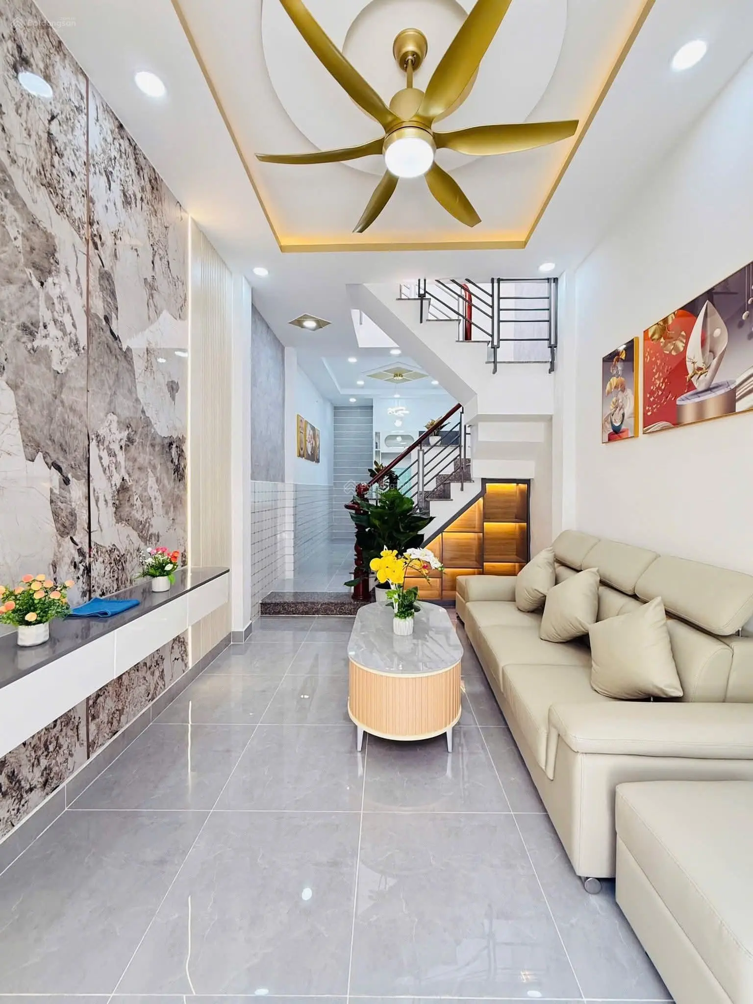 MỘT EM MINI HOUSE FULL OPTION Sát Bên Nhà Ga T3 Và Siêu Thị Emart