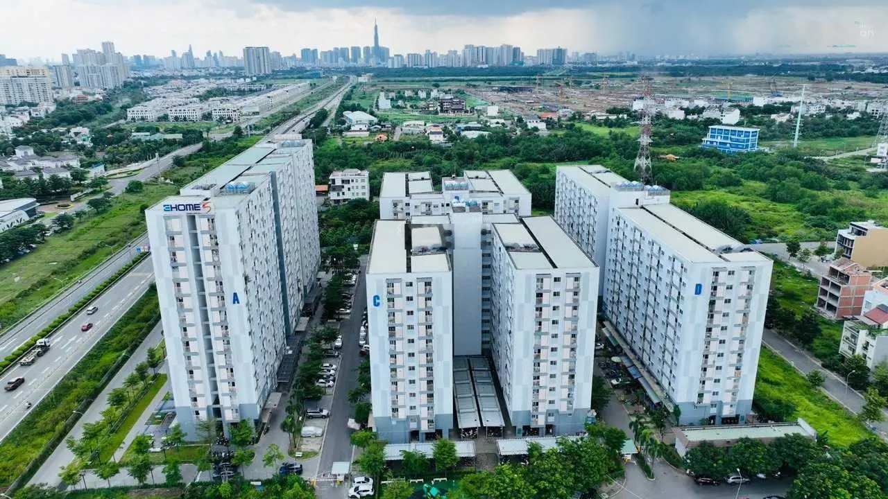 Bán nhanh CH Thương mại 40m2 (1PN + 1WC) ngay Q9 kế bên khu Lake View Q2. Lh : 0977 324 *** Thọ