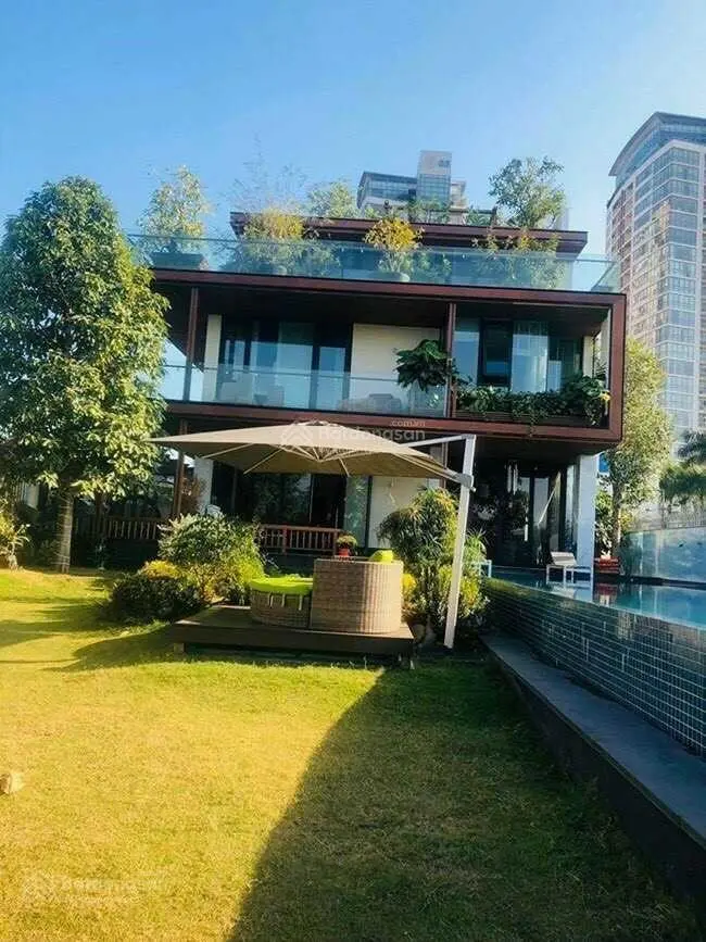 Biệt thự đẹp Thảo Điền - sân vườn hồ bơi - 650m2 - 3 lầu - giá 157 tỷ thương lượng