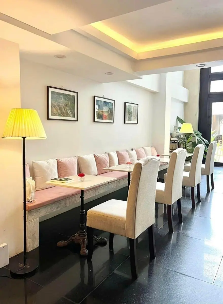 Bán tòa nhà 15 tầng mặt phố Trúc Bạch, Ba Đình, 235m2, MT 7.2m, vị trí vàng, giá đầu tư chỉ 265 tỷ.