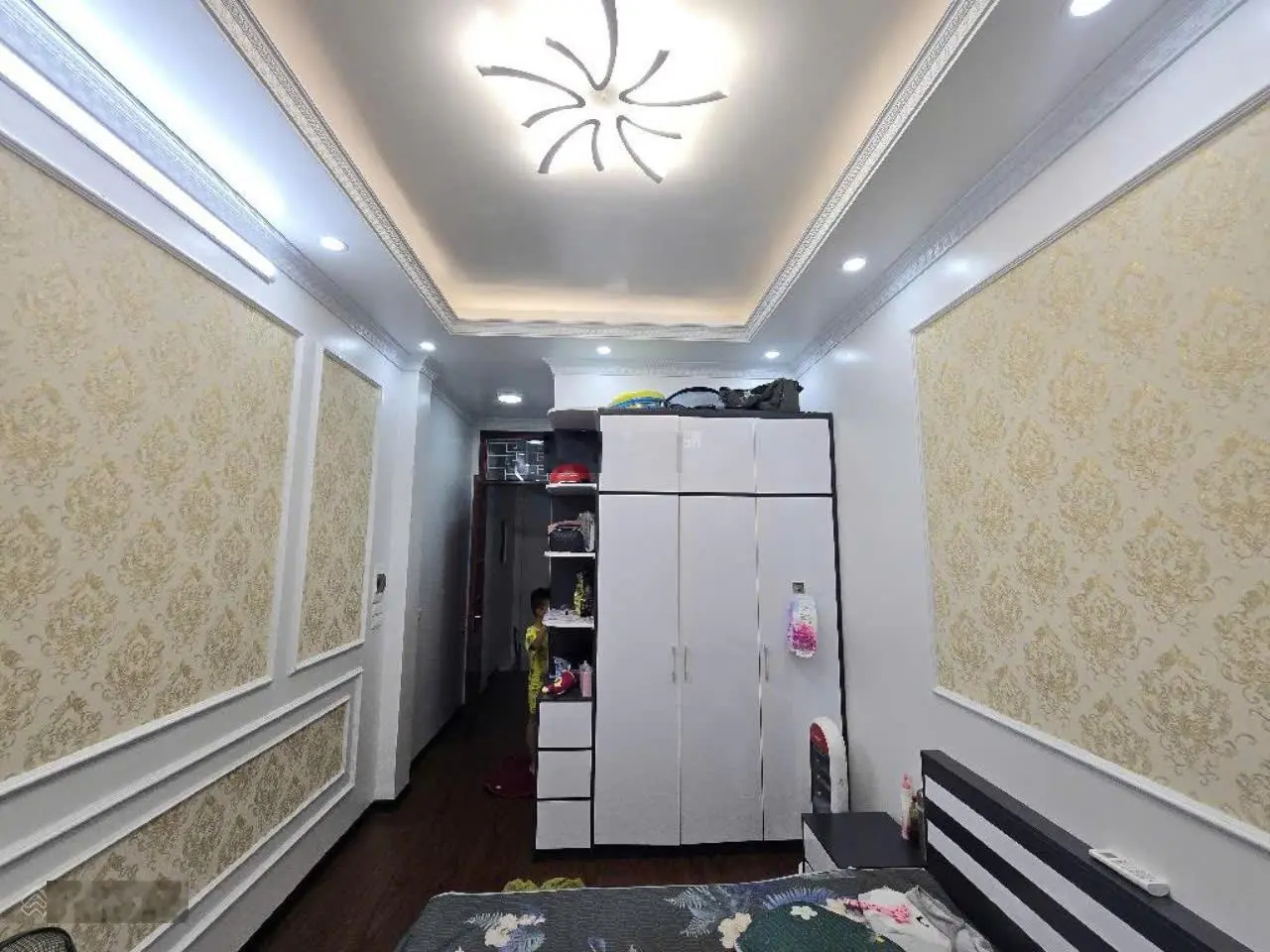 Bán nhà Kim Ngưu, lô góc, 27m2 x 5 tầng, sổ đỏ, nhà đẹp, nội thất đầy đủ, 4,9 tỷ