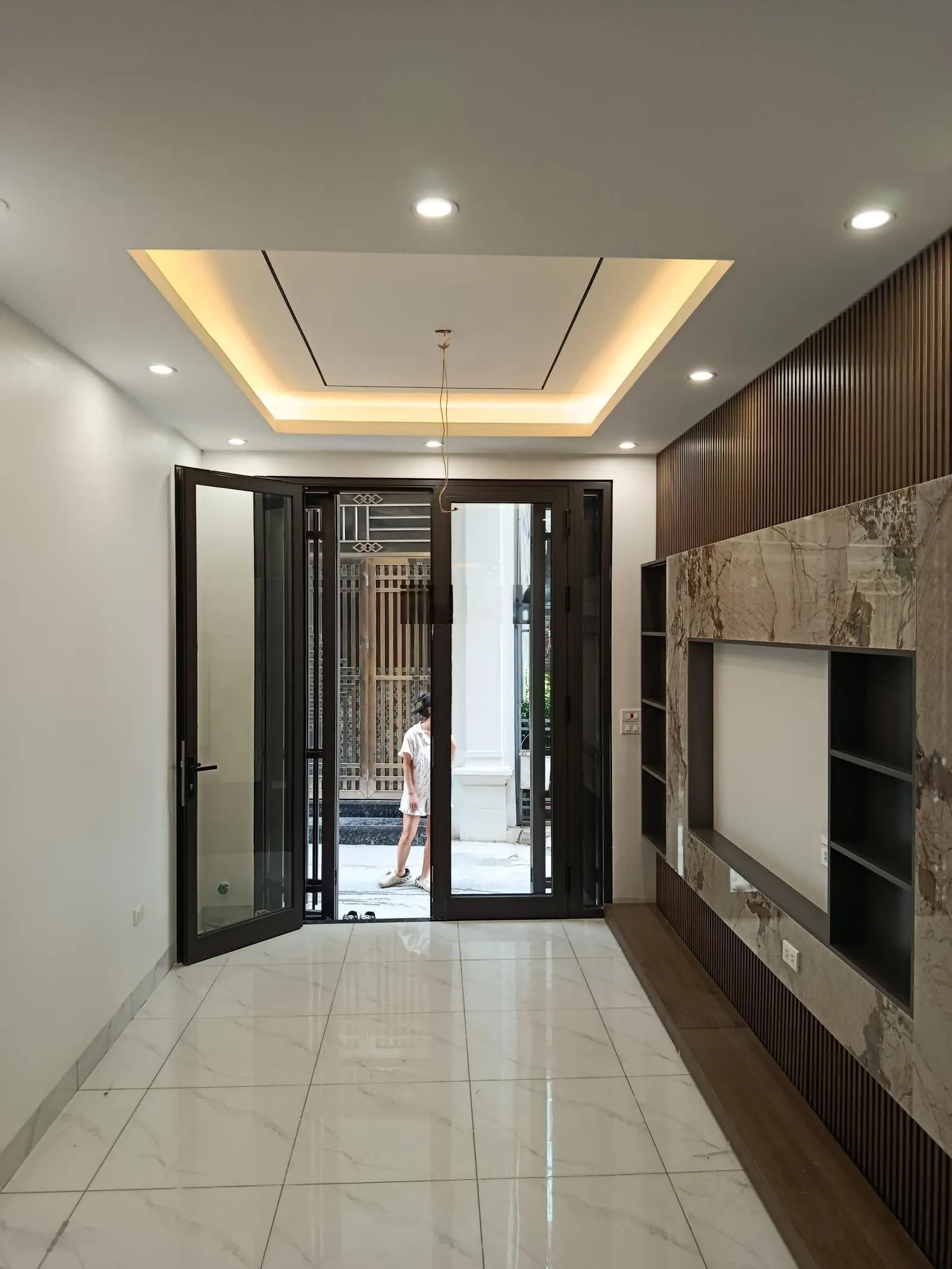 Bán nhà Yên Lũng An Khánh gần chân cầu vượt An Khánh 40m2 4 tầng lô góc thoáng đẹp full nội thất