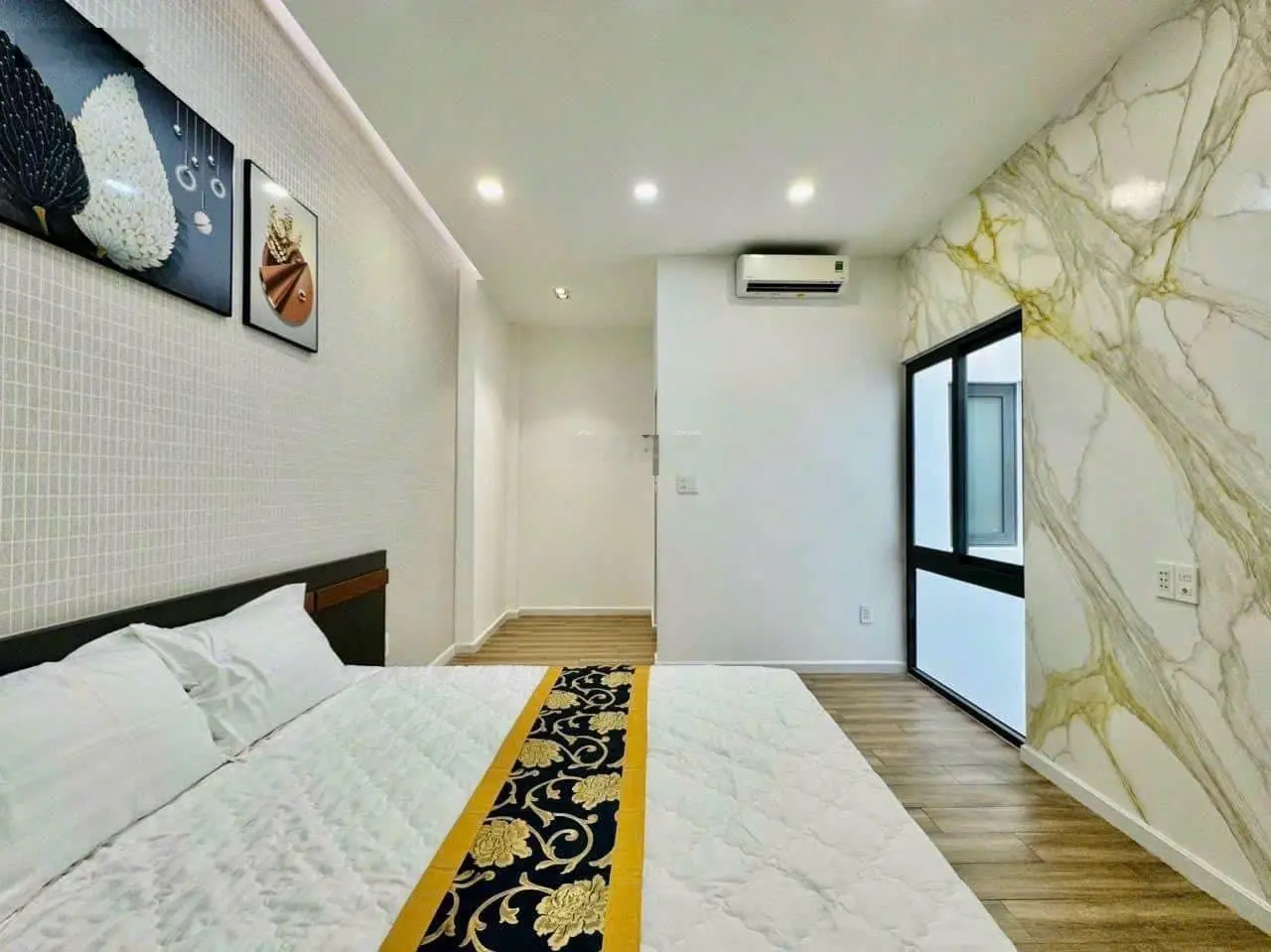 Bán nhà 80m2 Sư Vạn Hạnh, Q10 - Gần Vạn Hạnh Mall. Giá 4 tỷ 850. Xây 1 trệt 2 lầu. Hẻm 6m, sổ riêng