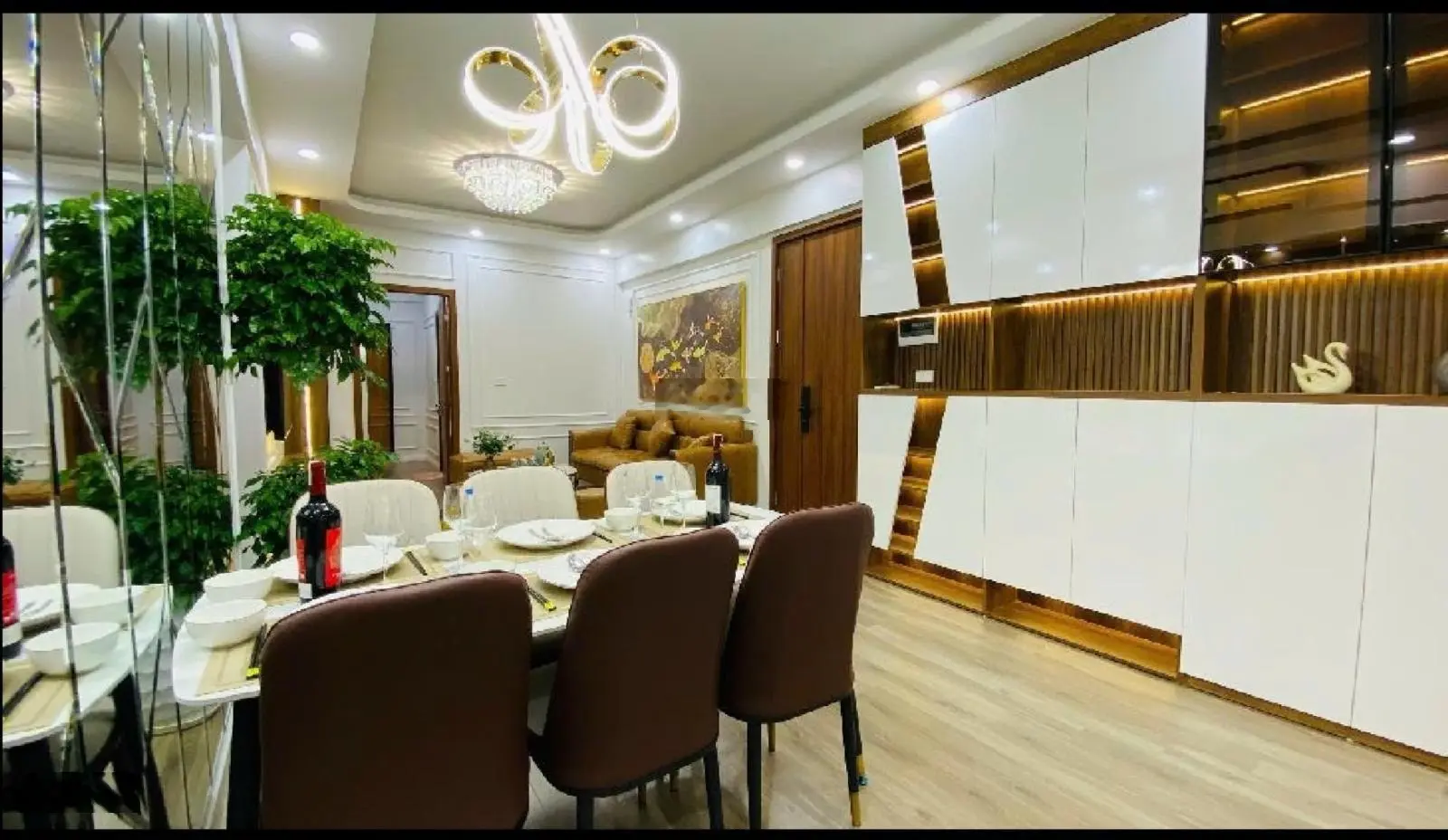 Bán chung cư B1 Hàm Nghi 107M2, 3PN , lô góc 2 thoáng, nội thất mới đẹp, ở ngay, giá 5,95 tỷ