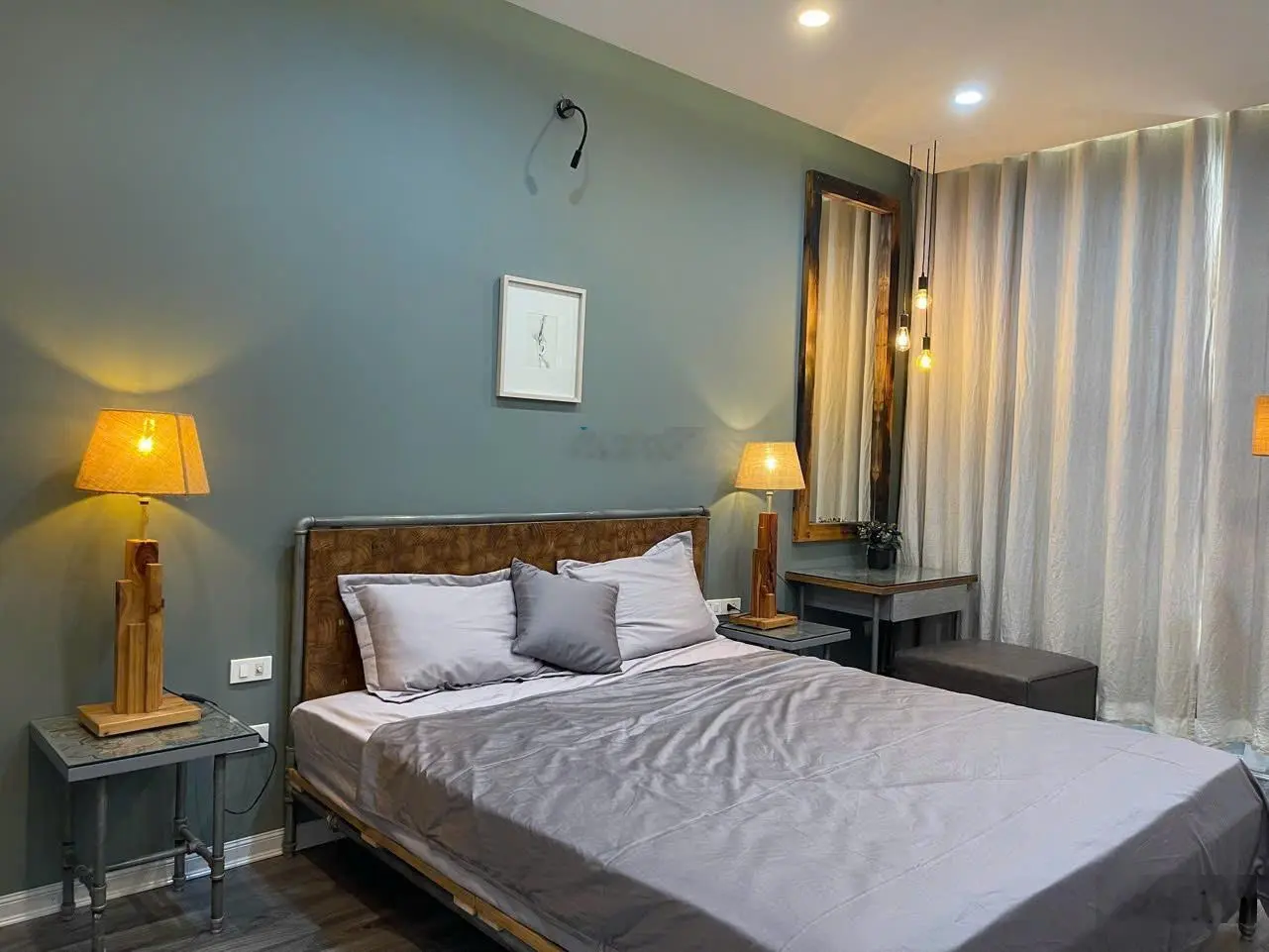Bán căn hộ tầng cao tòa A2, 79m2, 2 ngủ đã cải tạo rất đẹp tại Vinhomes Gardenia. LH: 0398 195 ***