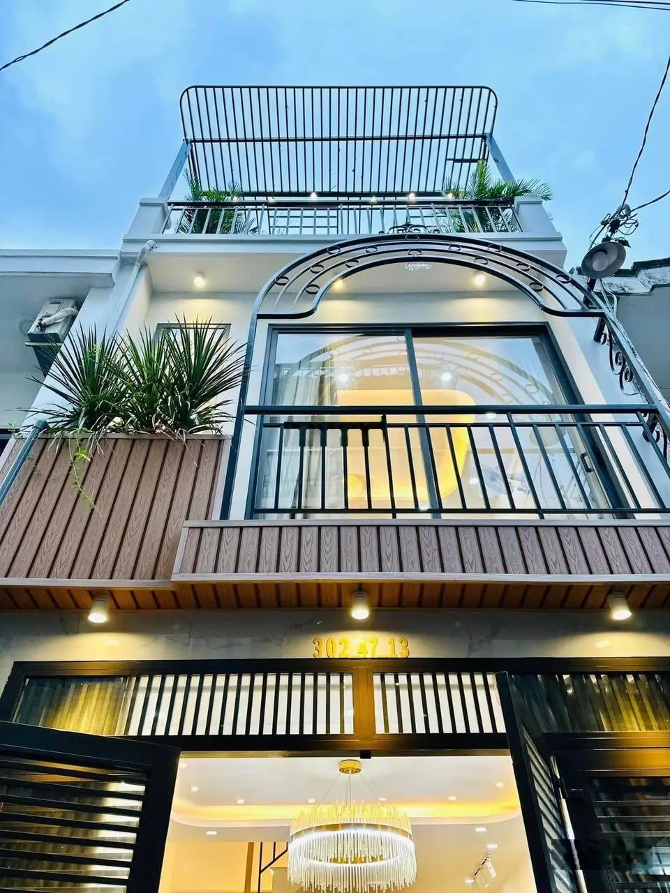 Nhà mặt tiền đường Tô Hiến Thành, Quận 10, DT 51,2m2, vị trí xuất sắc, giá 3 tỷ 250, sổ hồng riêng
