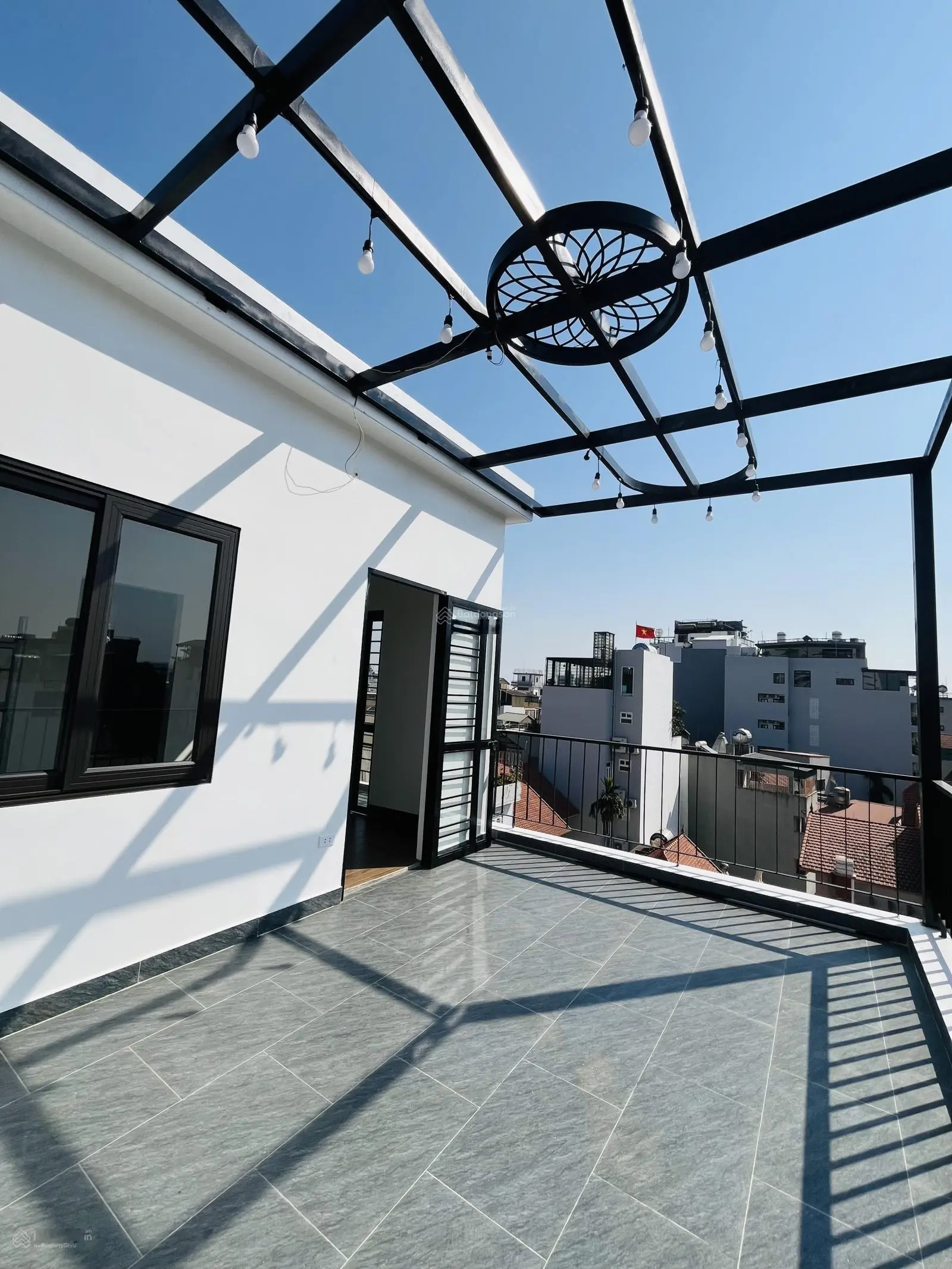 Lạc Long Quân toà nhà 7 tầng thang máy lô góc view thoáng 51m2 mặt tiền 5.7m