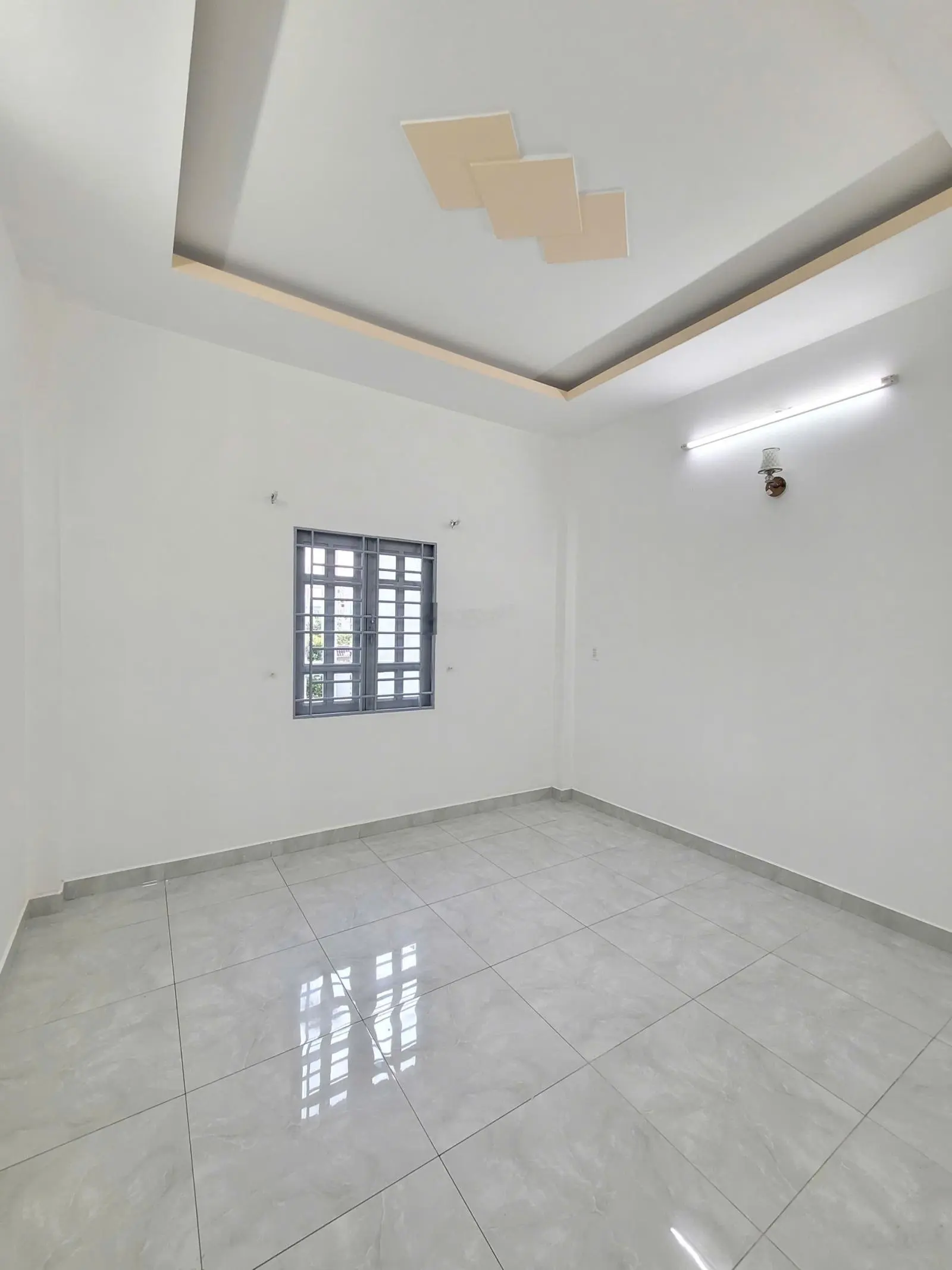Bán nhà 1 trệt 2 lầu KDC Gần Làng Học ngang 4x16m chỉ 4ty3 TL, Đường Nhựa 13m vỉa hè cây xanh