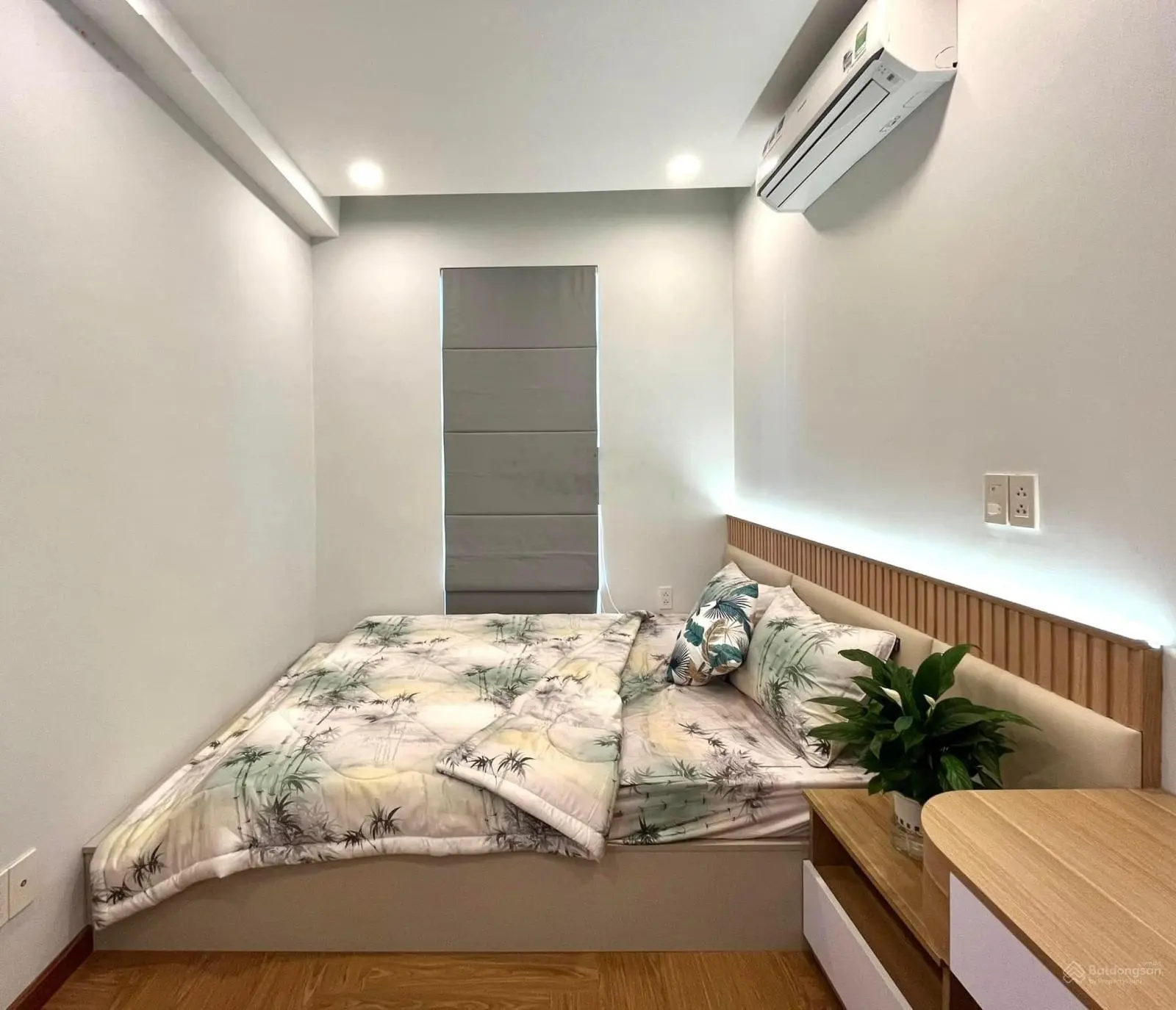 Bán gấp CH Mỹ Phúc, Q. 7 DT 68m2, 2PN 2WC, giá 1tỷ780 đã có sổ kèm full nội thất, view đẹp