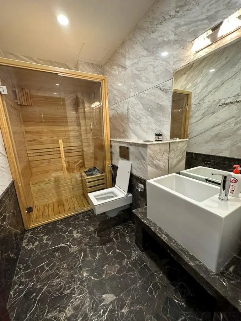 Bán biệt thự hầm 5 tầng đường Thành Thái Quận 10, ngang 6m, HXT, hiện hữu, giảm 1tỷ còn 34 tỷ (TL)