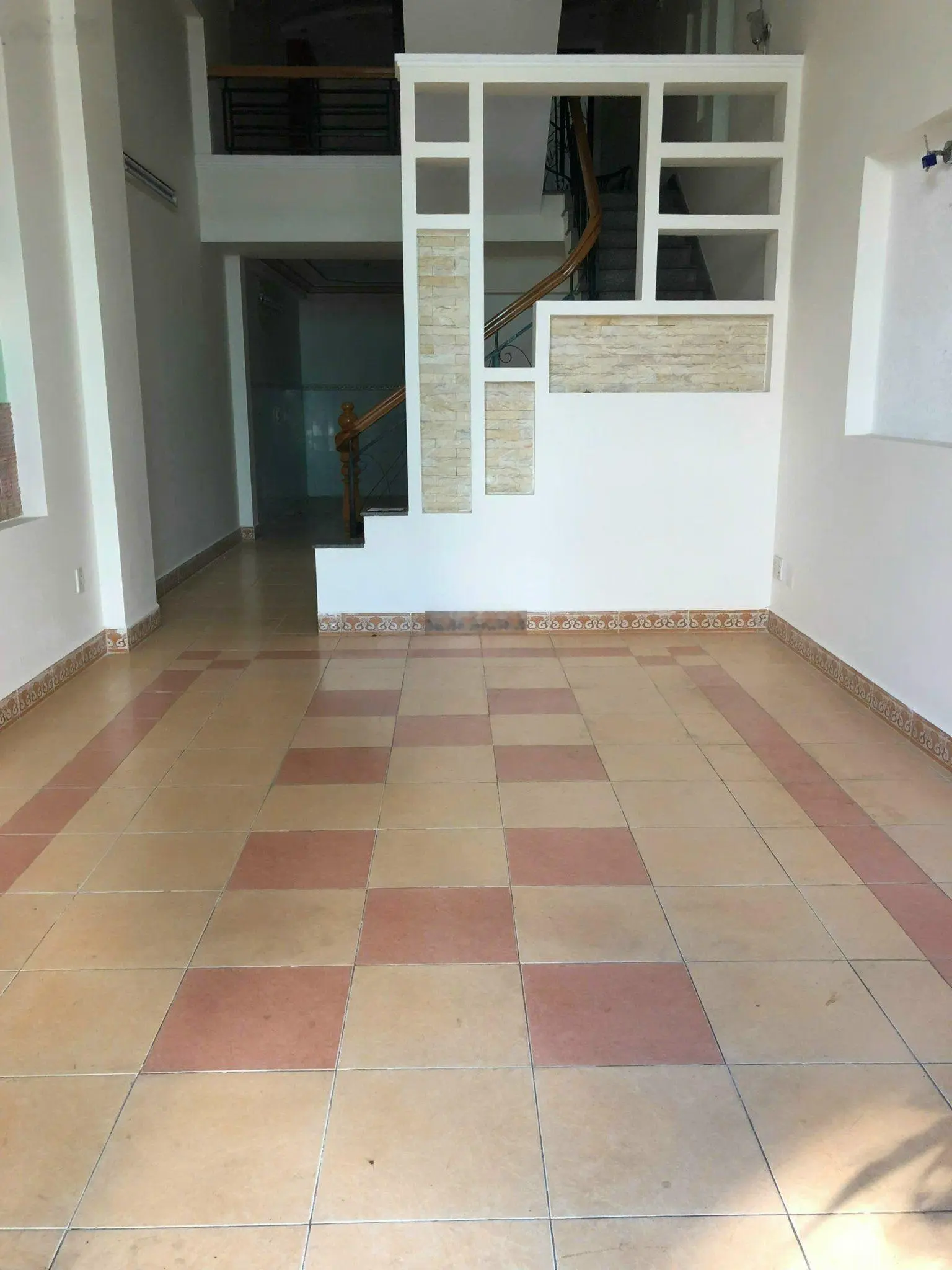 Bán nhà mặt tiền đường Âu Cơ, Nha Trang ngang 4m