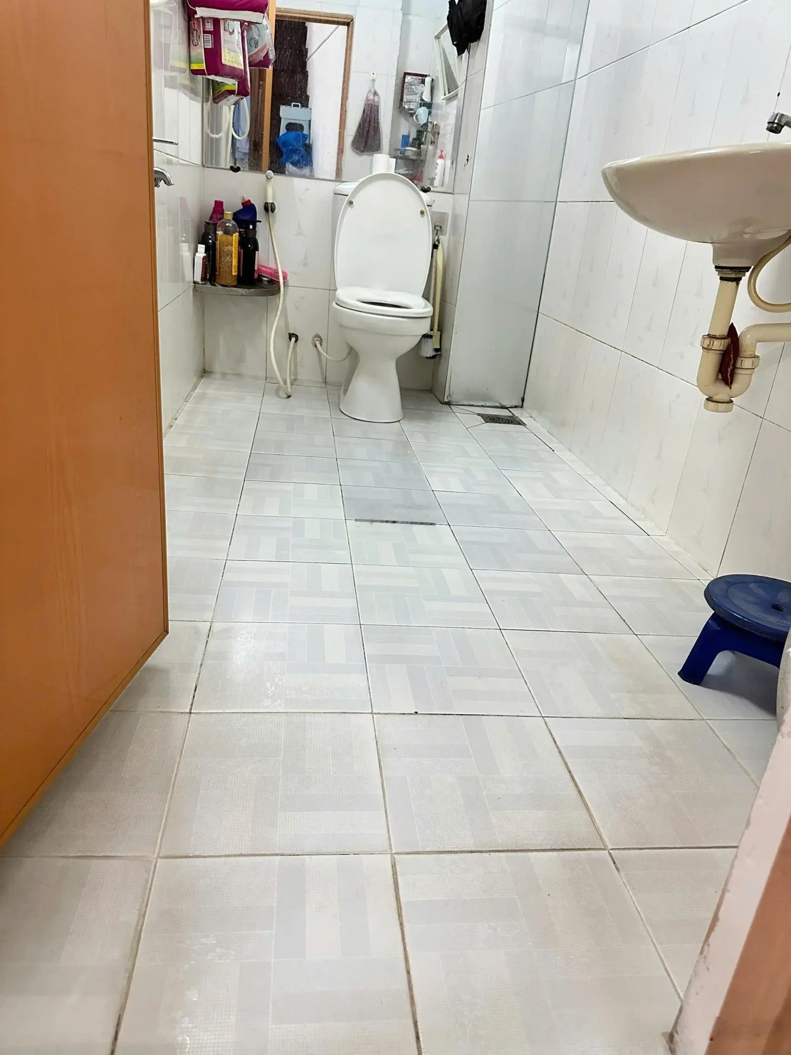 Cần Bán Gấp Nhà P10 Tân Bình đường Bùi Thế Mỹ 30m2 3 tầng chỉ 3,5 tỷ.